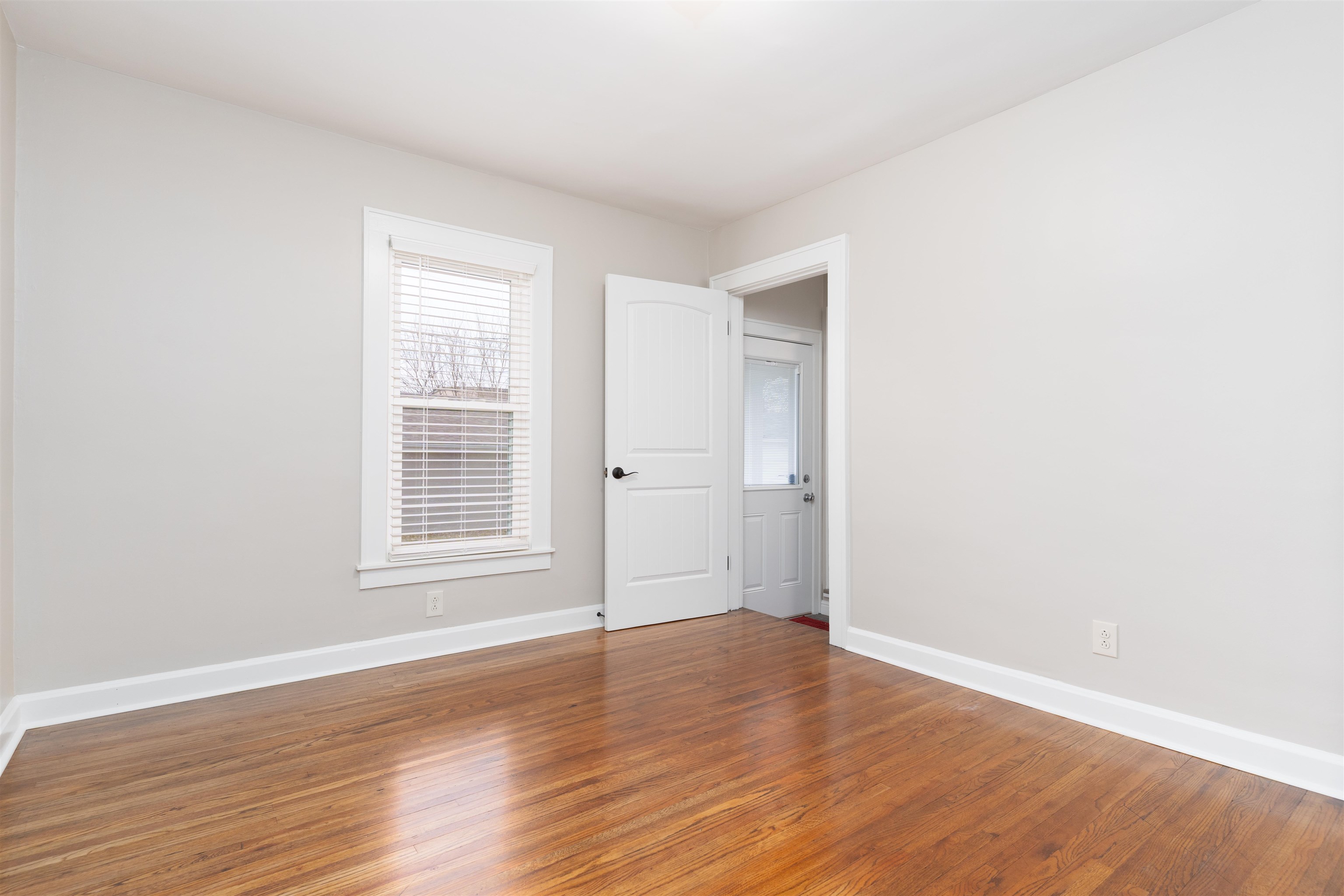 1429 West 11th Street, Owensboro, Kentucky 42301, 3 Bedrooms Bedrooms, ,1 BathroomBathrooms,Single Family Residence,For Sale,West 11th Street,91538
