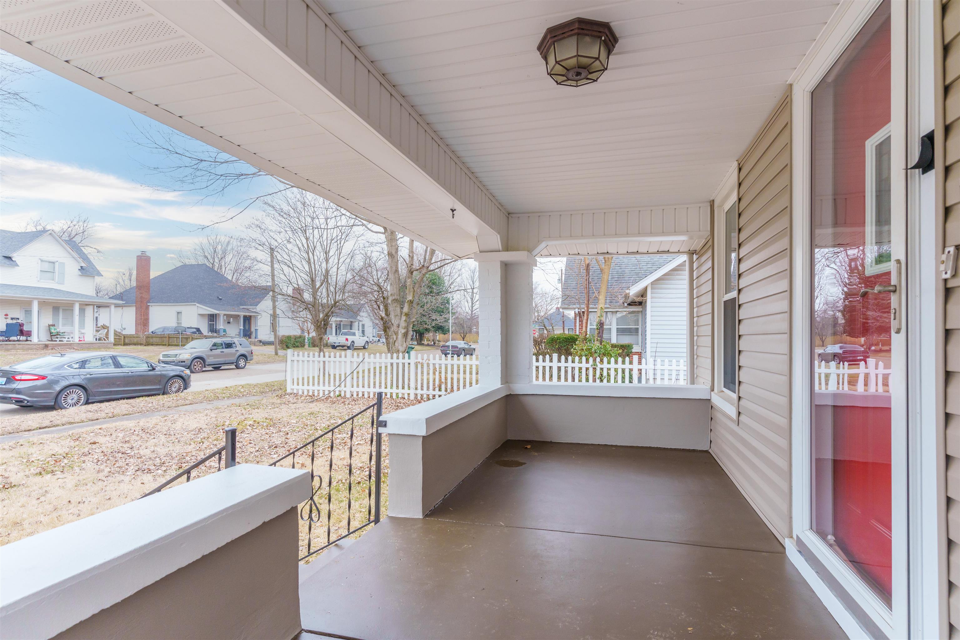 1429 West 11th Street, Owensboro, Kentucky 42301, 3 Bedrooms Bedrooms, ,1 BathroomBathrooms,Single Family Residence,For Sale,West 11th Street,91538