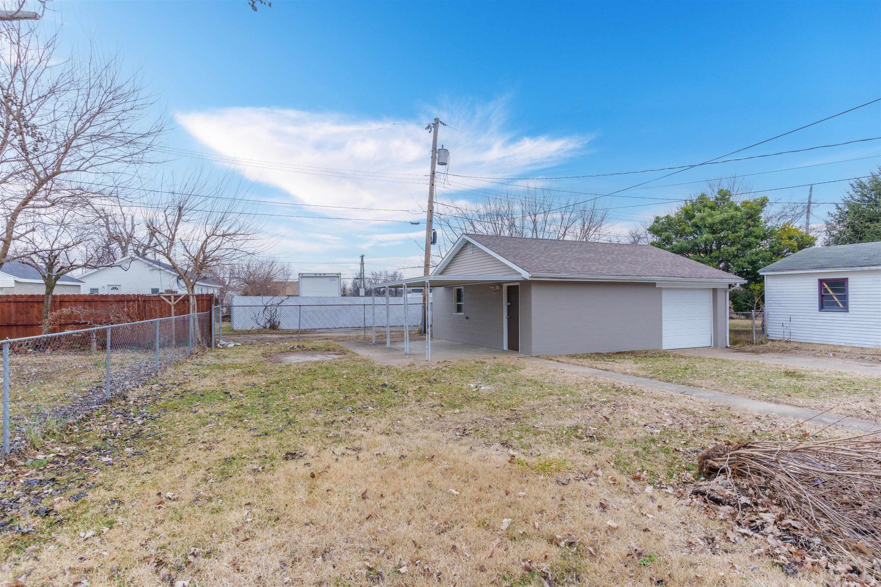 1429 West 11th Street, Owensboro, Kentucky 42301, 3 Bedrooms Bedrooms, ,1 BathroomBathrooms,Single Family Residence,For Sale,West 11th Street,91538