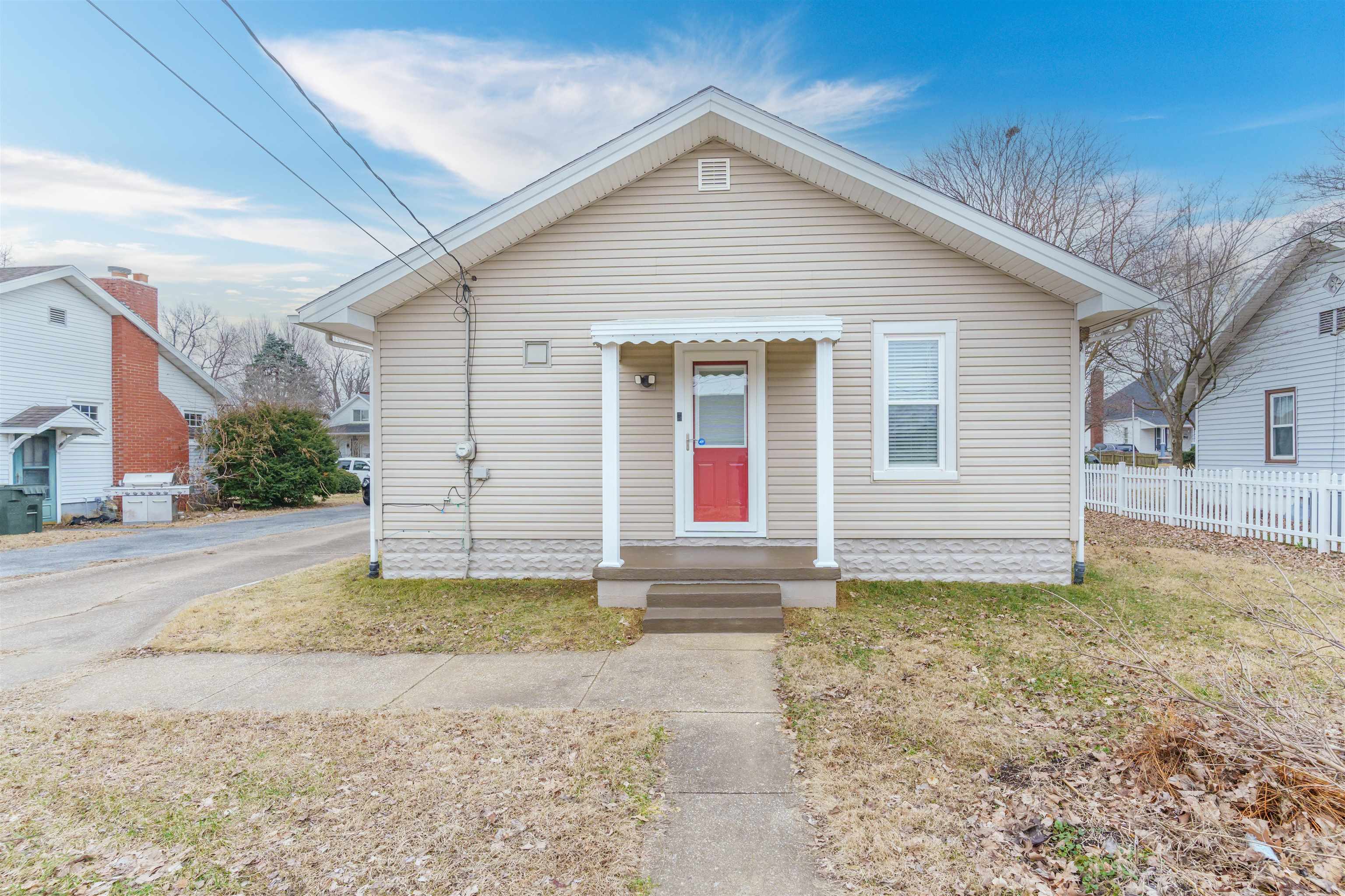 1429 West 11th Street, Owensboro, Kentucky 42301, 3 Bedrooms Bedrooms, ,1 BathroomBathrooms,Single Family Residence,For Sale,West 11th Street,91538
