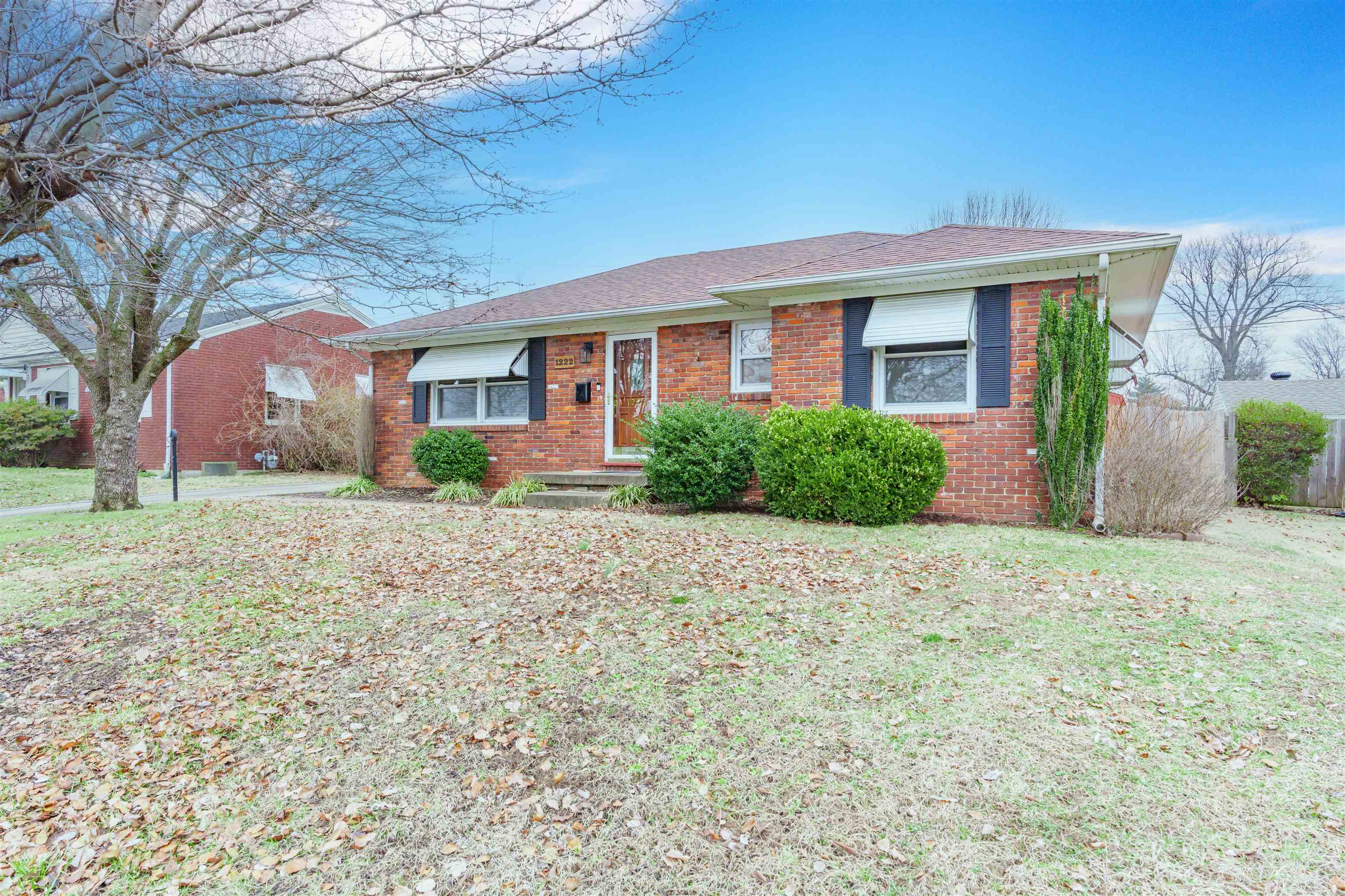 1222 Castlewood Place, Owensboro, Kentucky 42303, 3 Bedrooms Bedrooms, ,2 BathroomsBathrooms,Single Family Residence,For Sale,Castlewood Place,91539