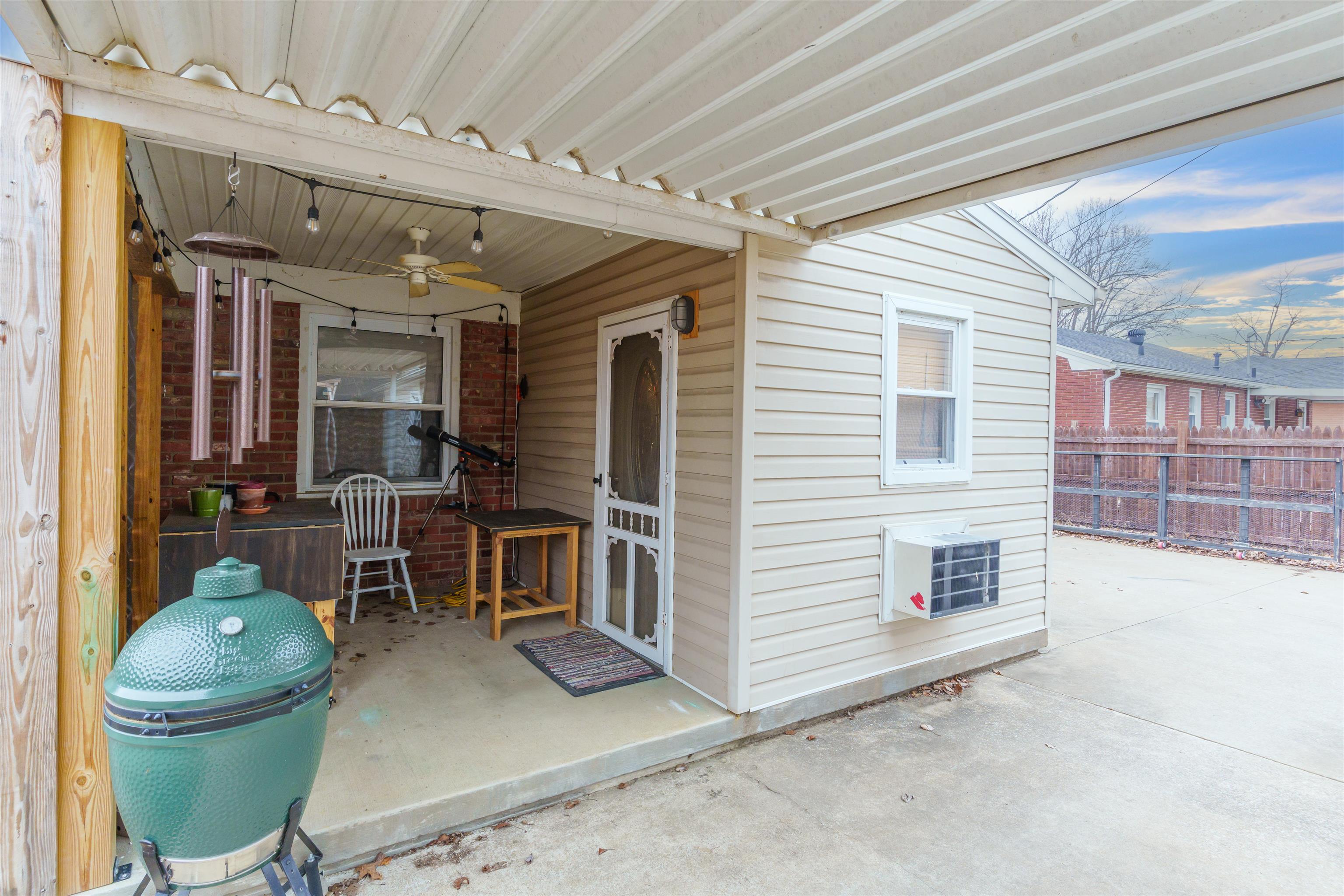 1222 Castlewood Place, Owensboro, Kentucky 42303, 3 Bedrooms Bedrooms, ,2 BathroomsBathrooms,Single Family Residence,For Sale,Castlewood Place,91539
