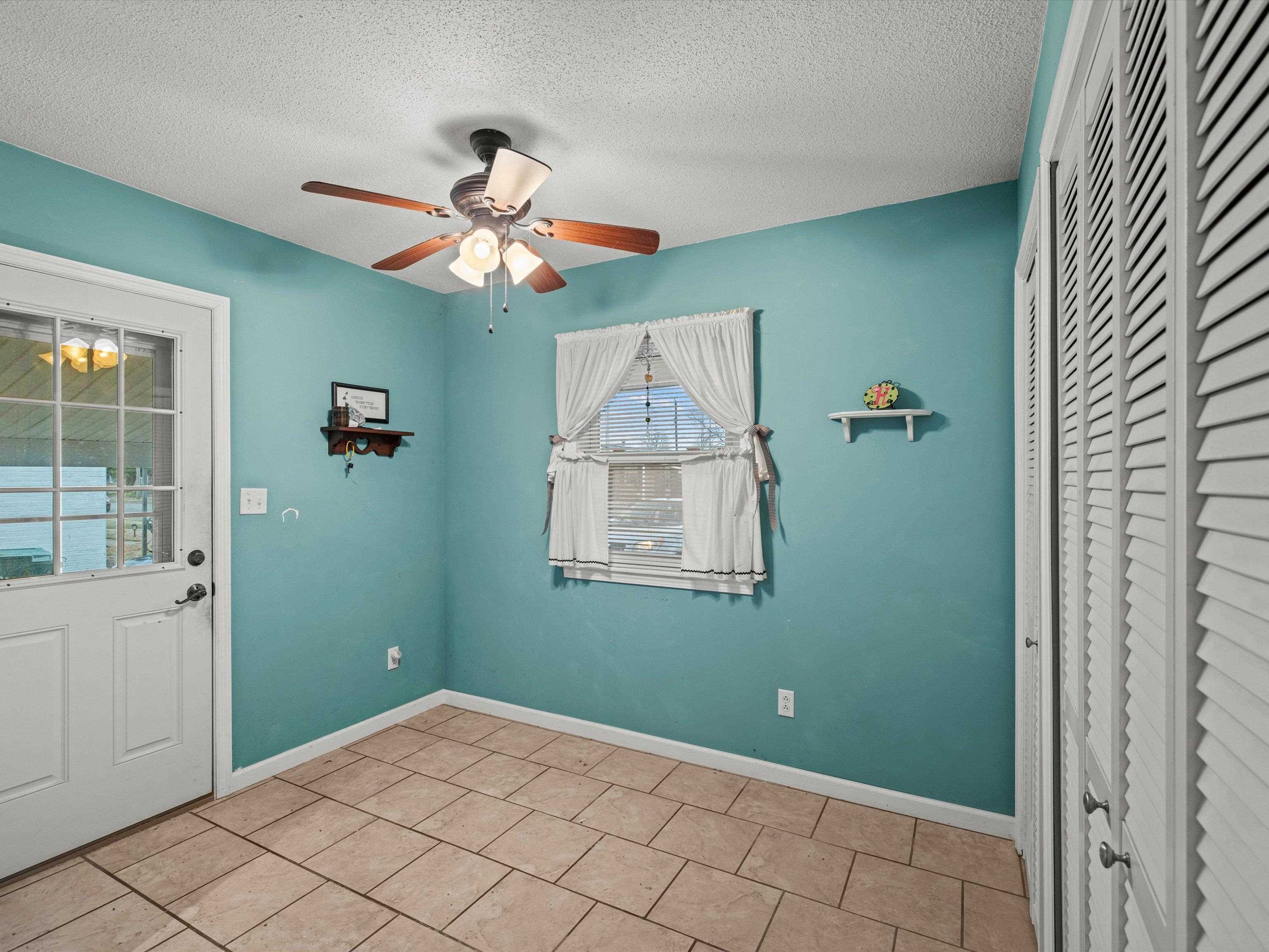327 Catalina dr, Owensboro, Kentucky 42303, 3 Bedrooms Bedrooms, ,1 BathroomBathrooms,Single Family Residence,For Sale,Catalina dr,91547