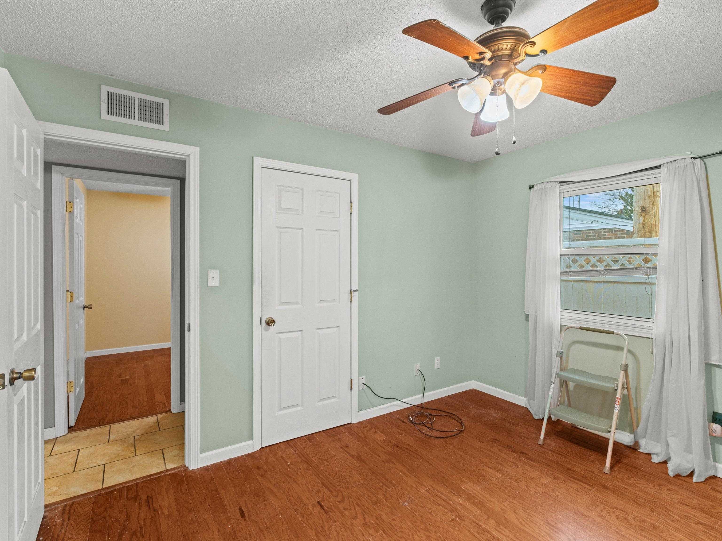 327 Catalina dr, Owensboro, Kentucky 42303, 3 Bedrooms Bedrooms, ,1 BathroomBathrooms,Single Family Residence,For Sale,Catalina dr,91547