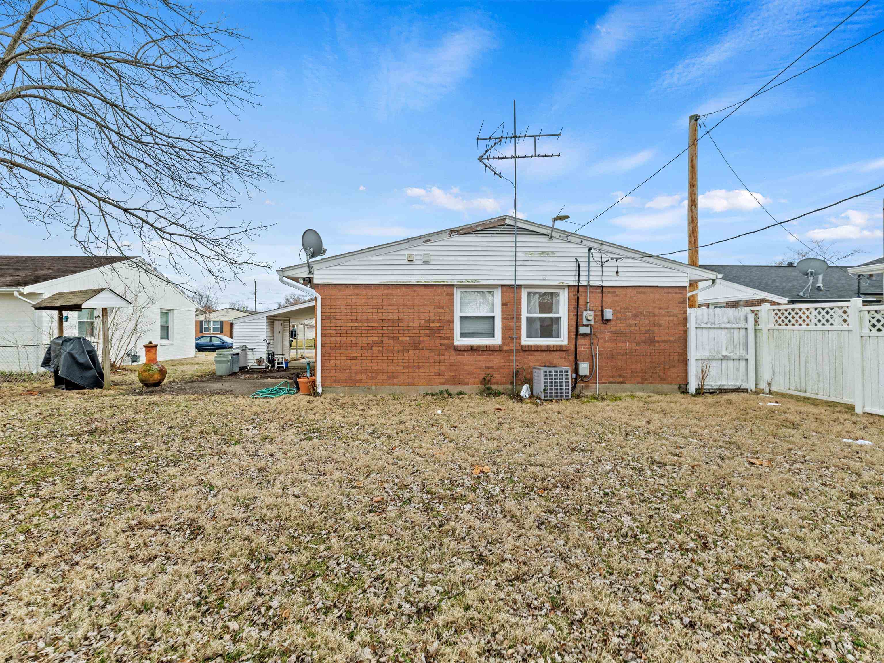 327 Catalina dr, Owensboro, Kentucky 42303, 3 Bedrooms Bedrooms, ,1 BathroomBathrooms,Single Family Residence,For Sale,Catalina dr,91547