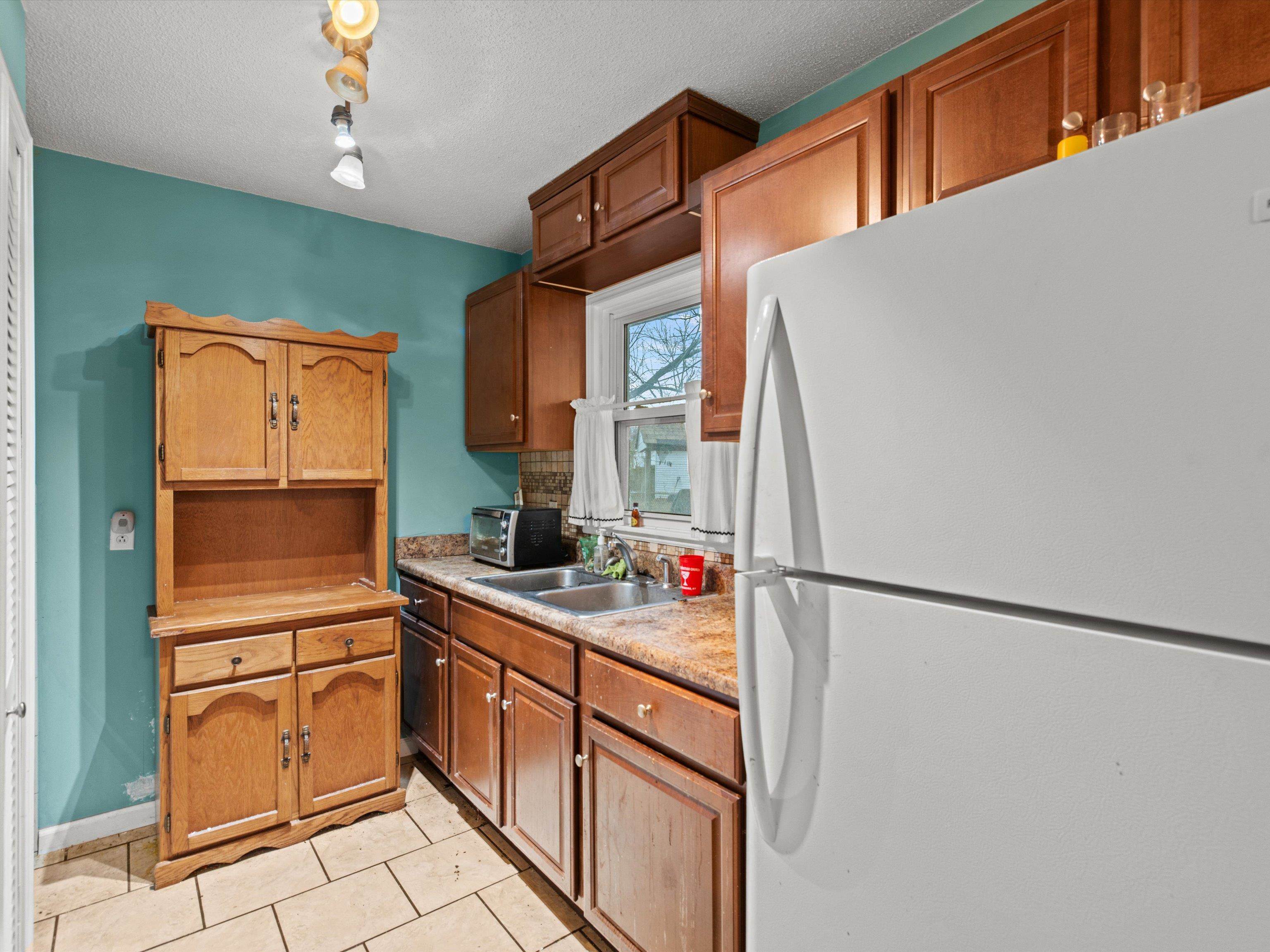 327 Catalina dr, Owensboro, Kentucky 42303, 3 Bedrooms Bedrooms, ,1 BathroomBathrooms,Single Family Residence,For Sale,Catalina dr,91547
