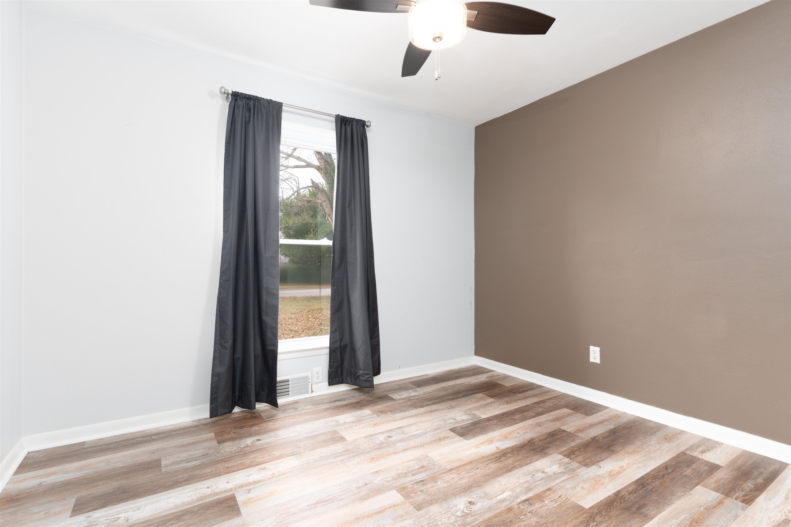 2321 Pin Oak Dr, Owensboro, Kentucky 42303, 3 Bedrooms Bedrooms, ,1 BathroomBathrooms,Single Family Residence,For Sale,Pin Oak Dr,91548