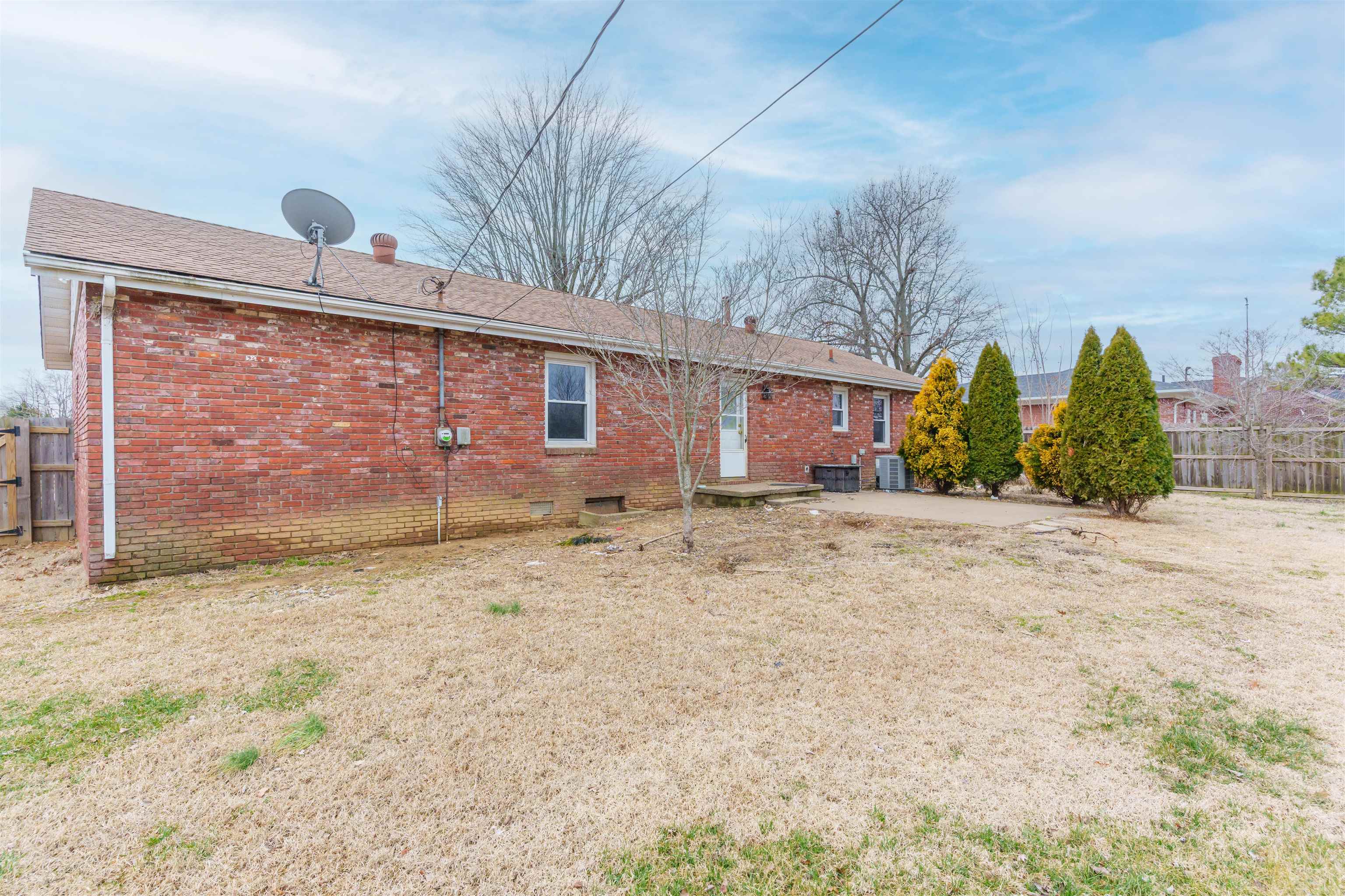 2321 Pin Oak Dr, Owensboro, Kentucky 42303, 3 Bedrooms Bedrooms, ,1 BathroomBathrooms,Single Family Residence,For Sale,Pin Oak Dr,91548