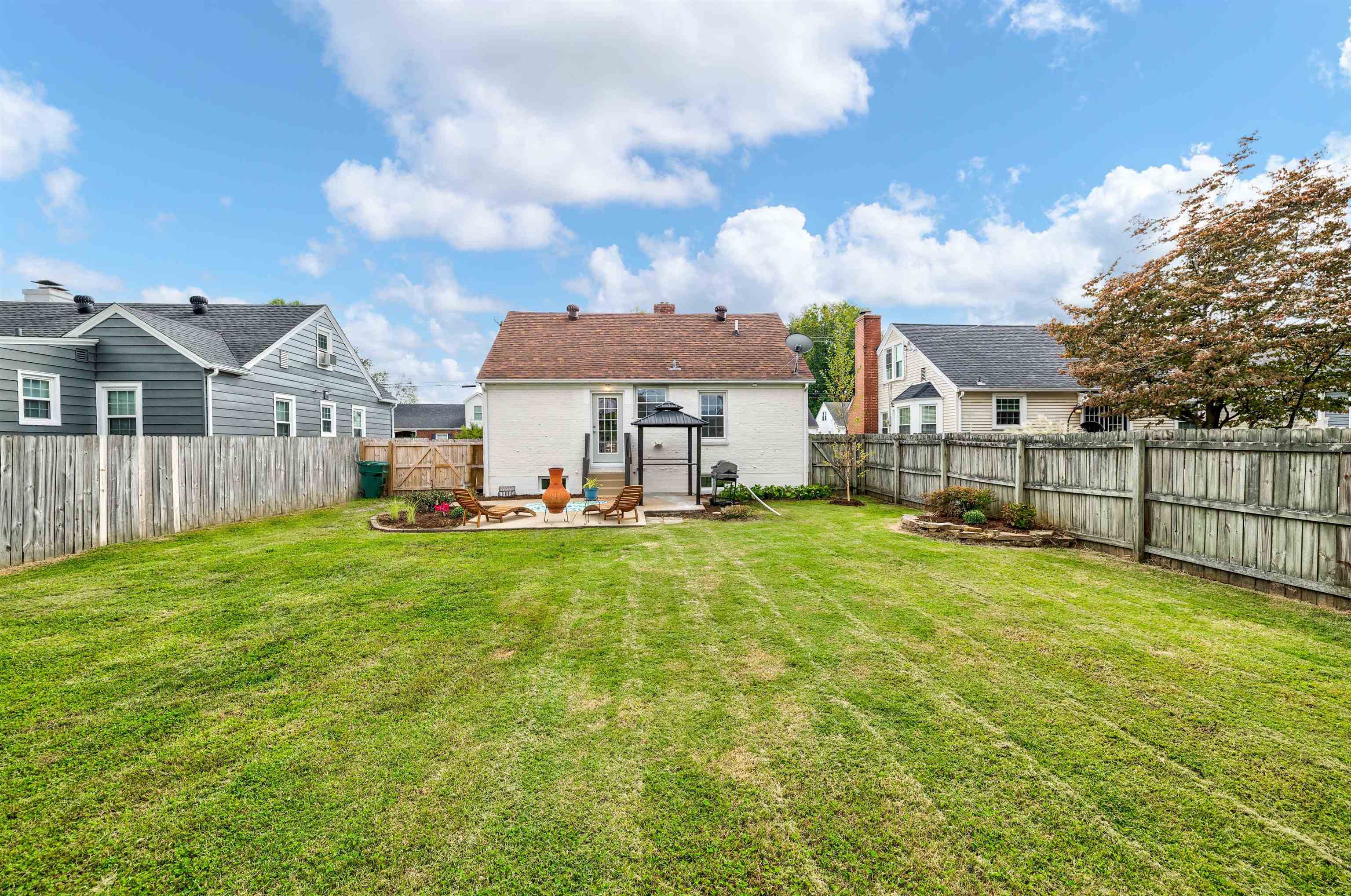 705 Hill Avenue, Owensboro, Kentucky 42301, 3 Bedrooms Bedrooms, ,2 BathroomsBathrooms,Single Family Residence,For Sale,Hill Avenue,91549