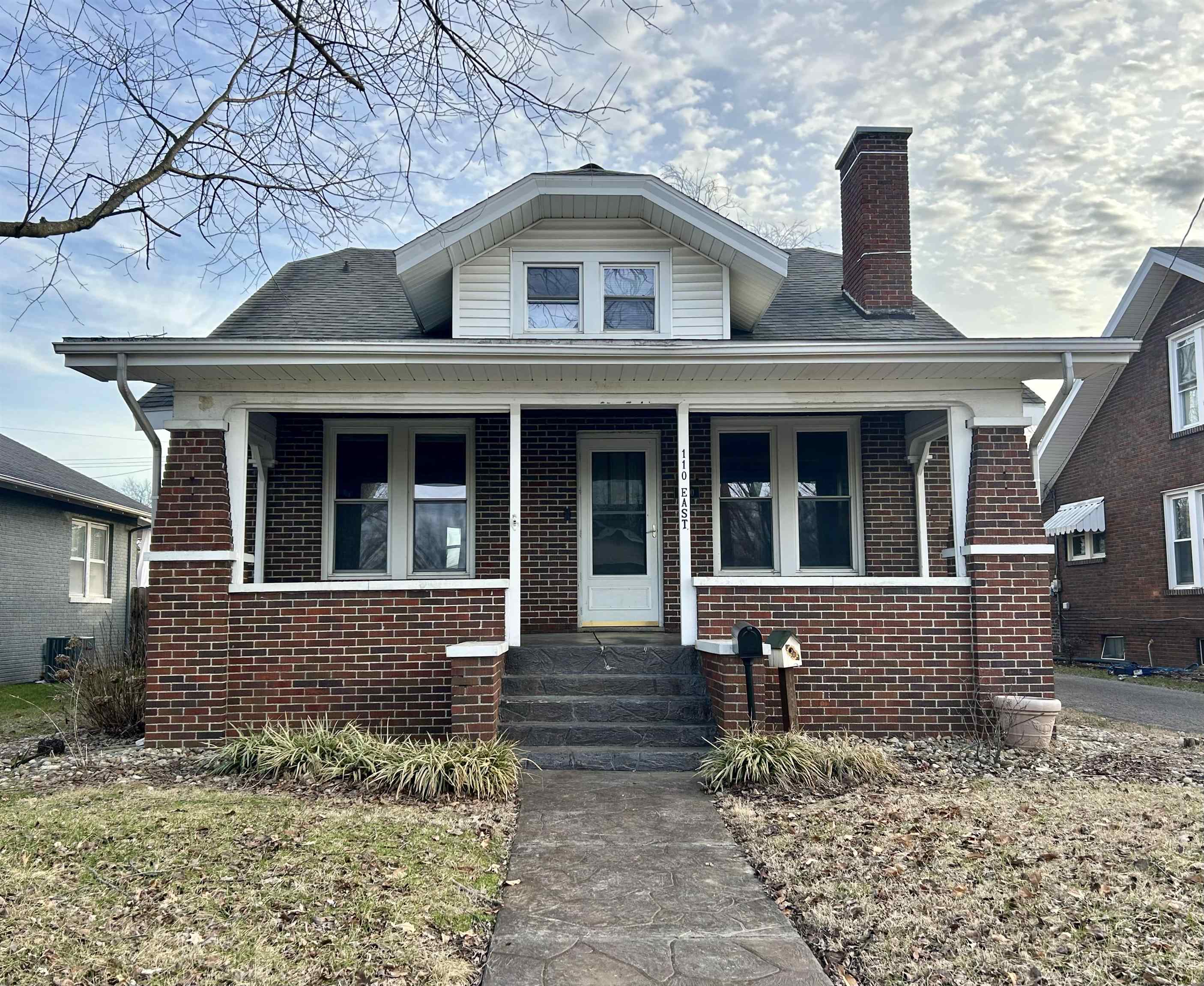 110 20th Street, Owensboro, Kentucky 42303, 3 Bedrooms Bedrooms, ,2 BathroomsBathrooms,Single Family Residence,For Sale,20th Street,91550