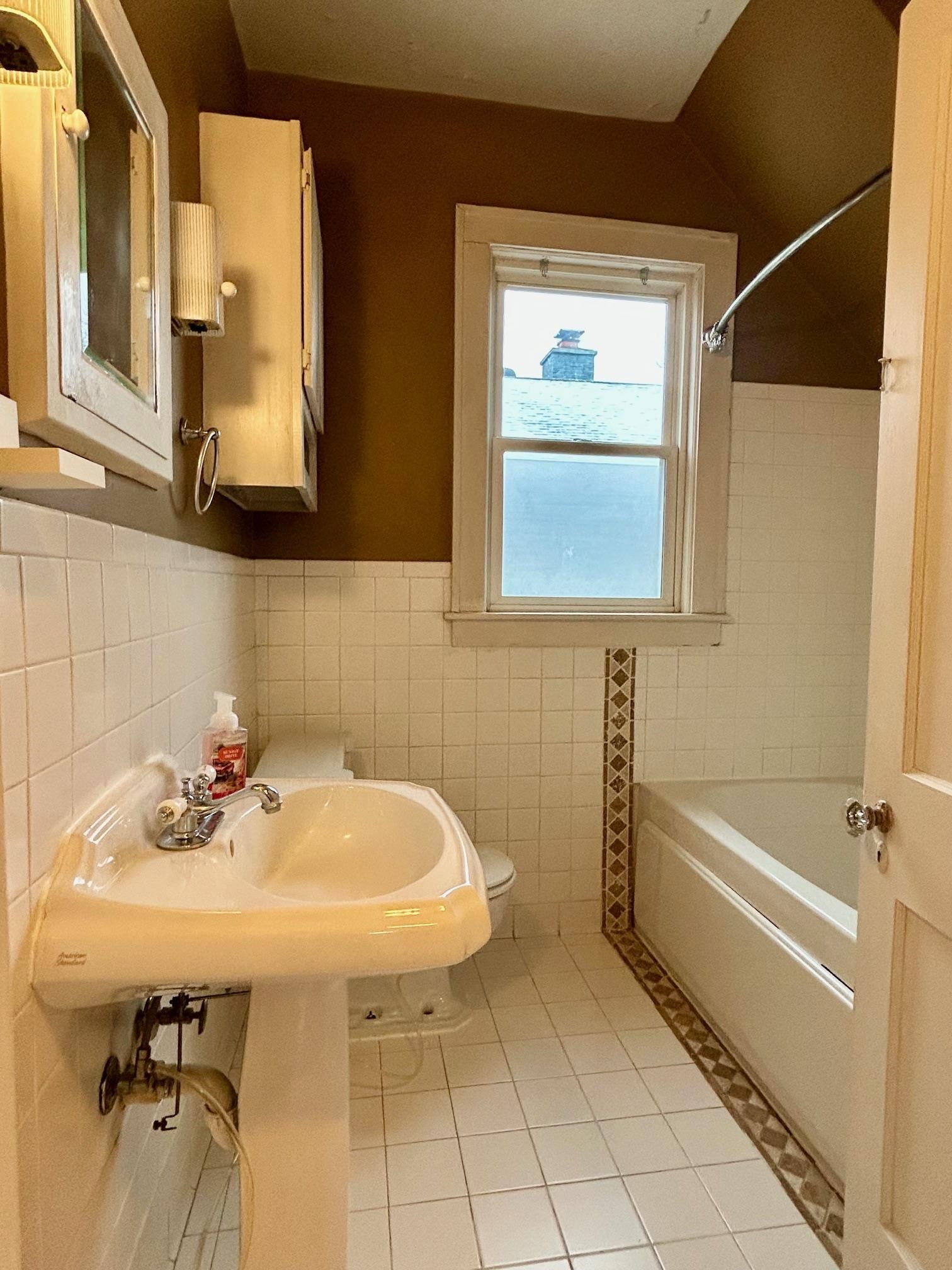 110 20th Street, Owensboro, Kentucky 42303, 3 Bedrooms Bedrooms, ,2 BathroomsBathrooms,Single Family Residence,For Sale,20th Street,91550
