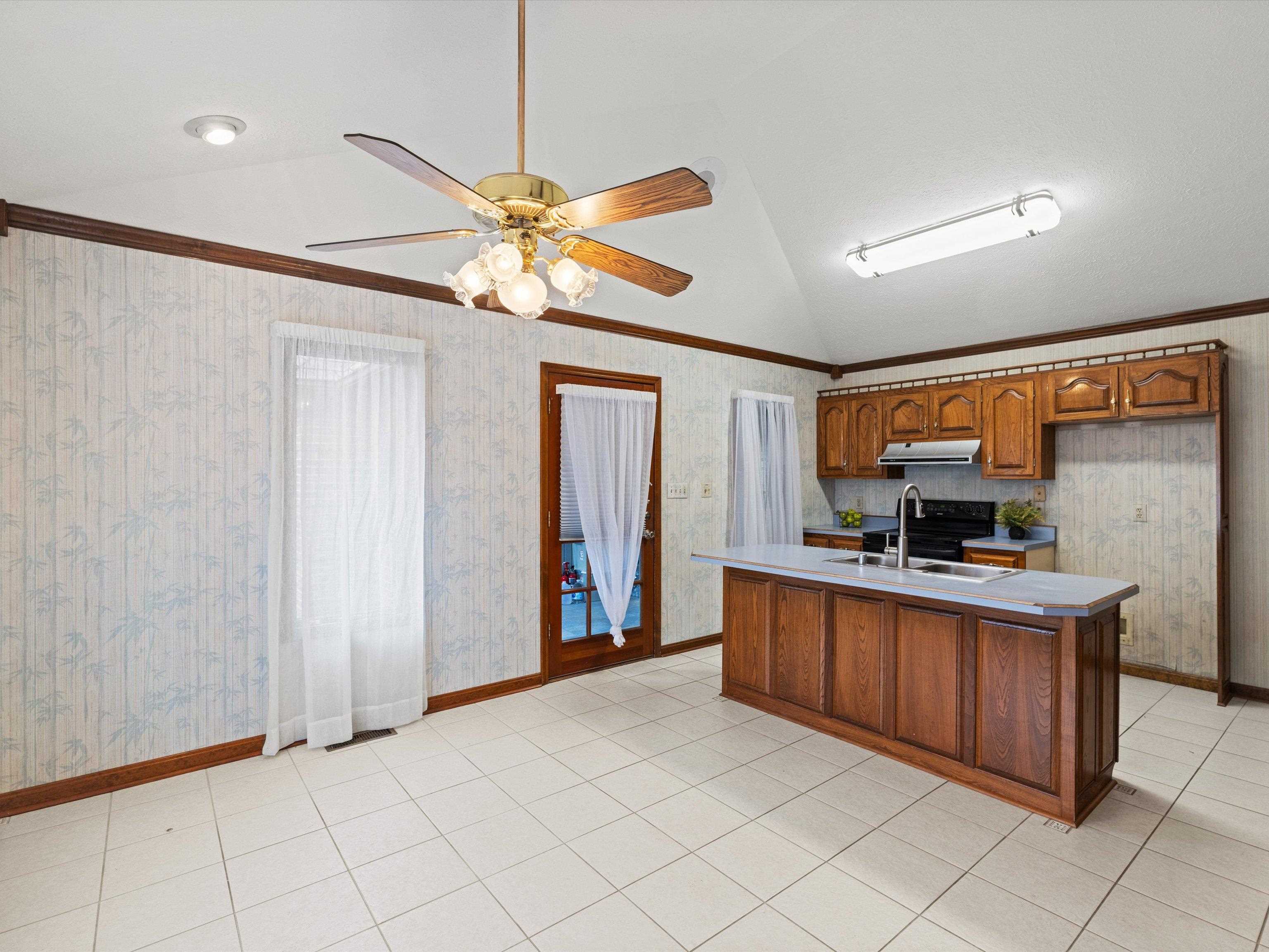 3710 War Admiral Dr., Owensboro, Kentucky 42303, 3 Bedrooms Bedrooms, ,2 BathroomsBathrooms,Single Family Residence,For Sale,War Admiral Dr.,91553