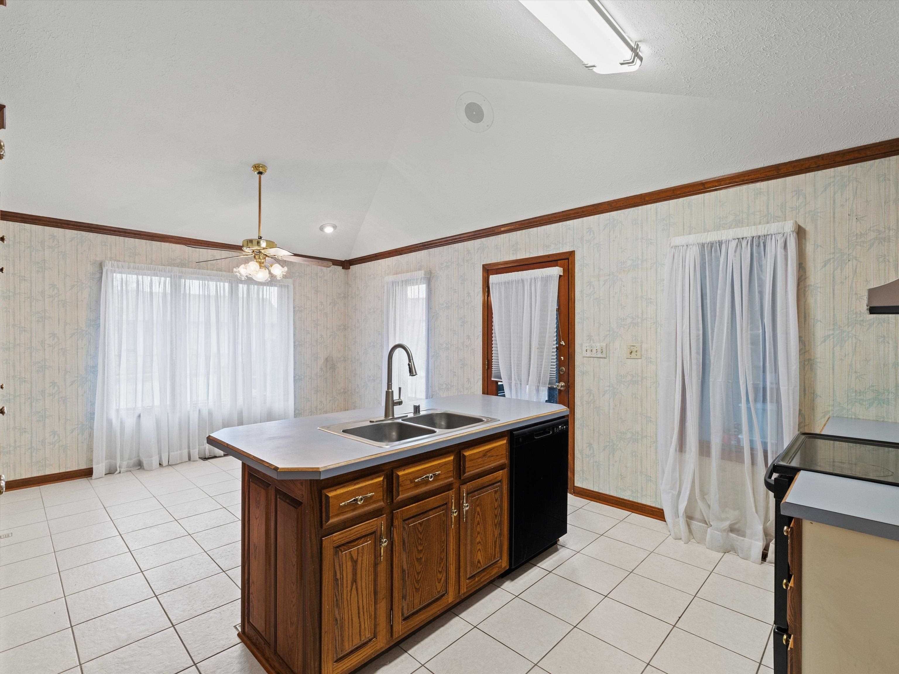 3710 War Admiral Dr., Owensboro, Kentucky 42303, 3 Bedrooms Bedrooms, ,2 BathroomsBathrooms,Single Family Residence,For Sale,War Admiral Dr.,91553