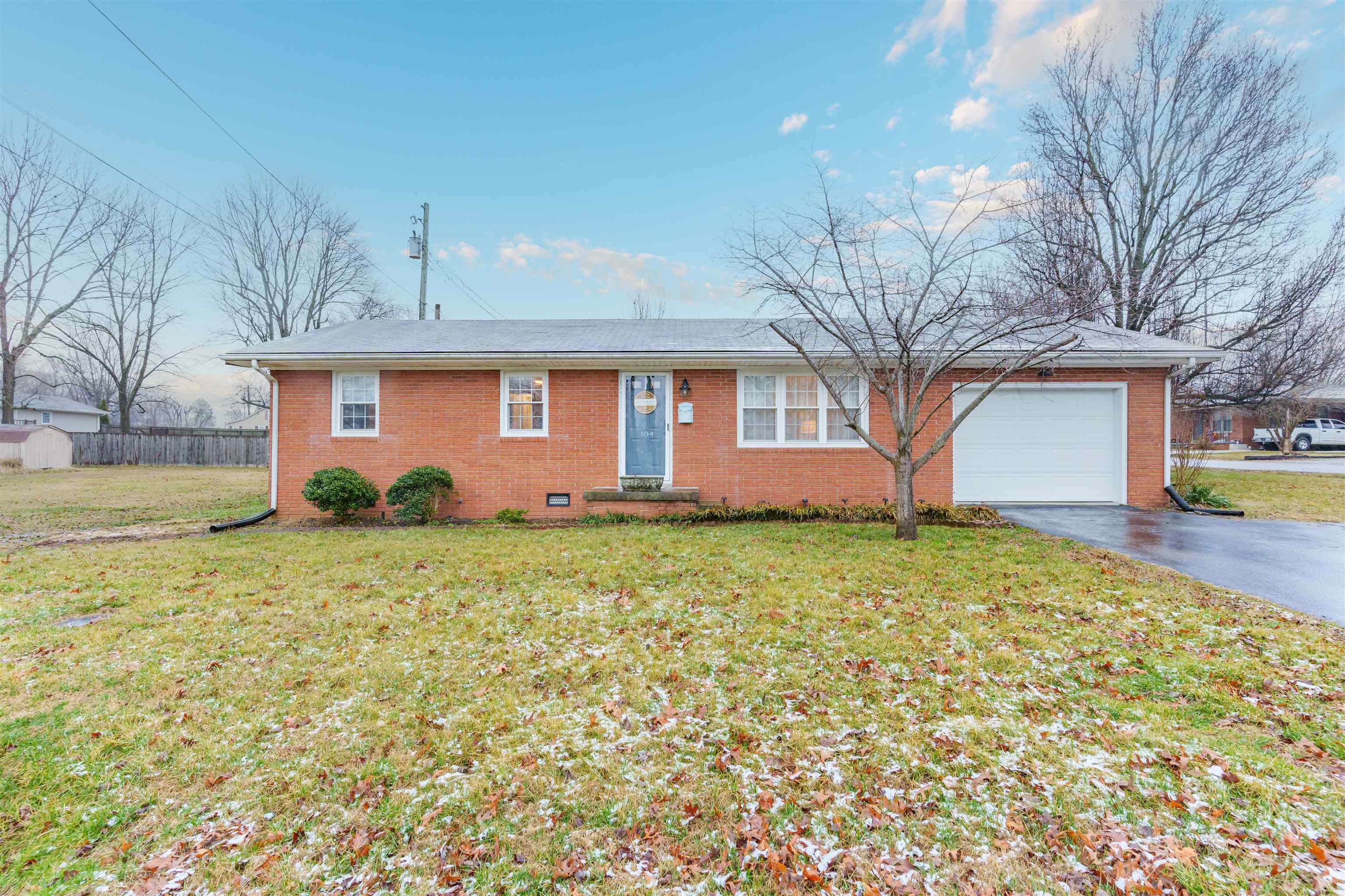 104 Frederica St, Hartford, Kentucky 42347, 3 Bedrooms Bedrooms, ,1 BathroomBathrooms,Single Family Residence,For Sale,Frederica St,91555