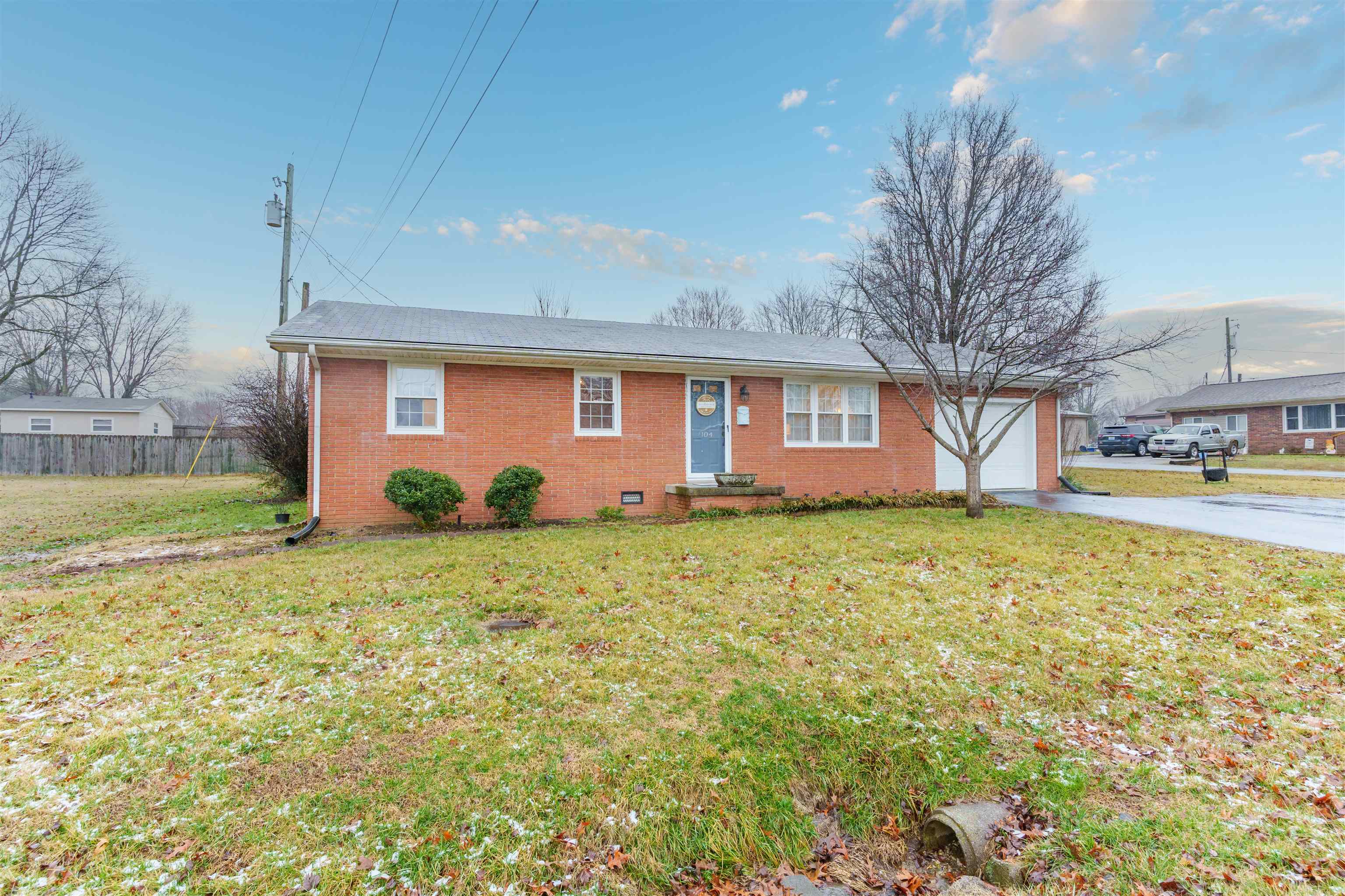 104 Frederica St, Hartford, Kentucky 42347, 3 Bedrooms Bedrooms, ,1 BathroomBathrooms,Single Family Residence,For Sale,Frederica St,91555