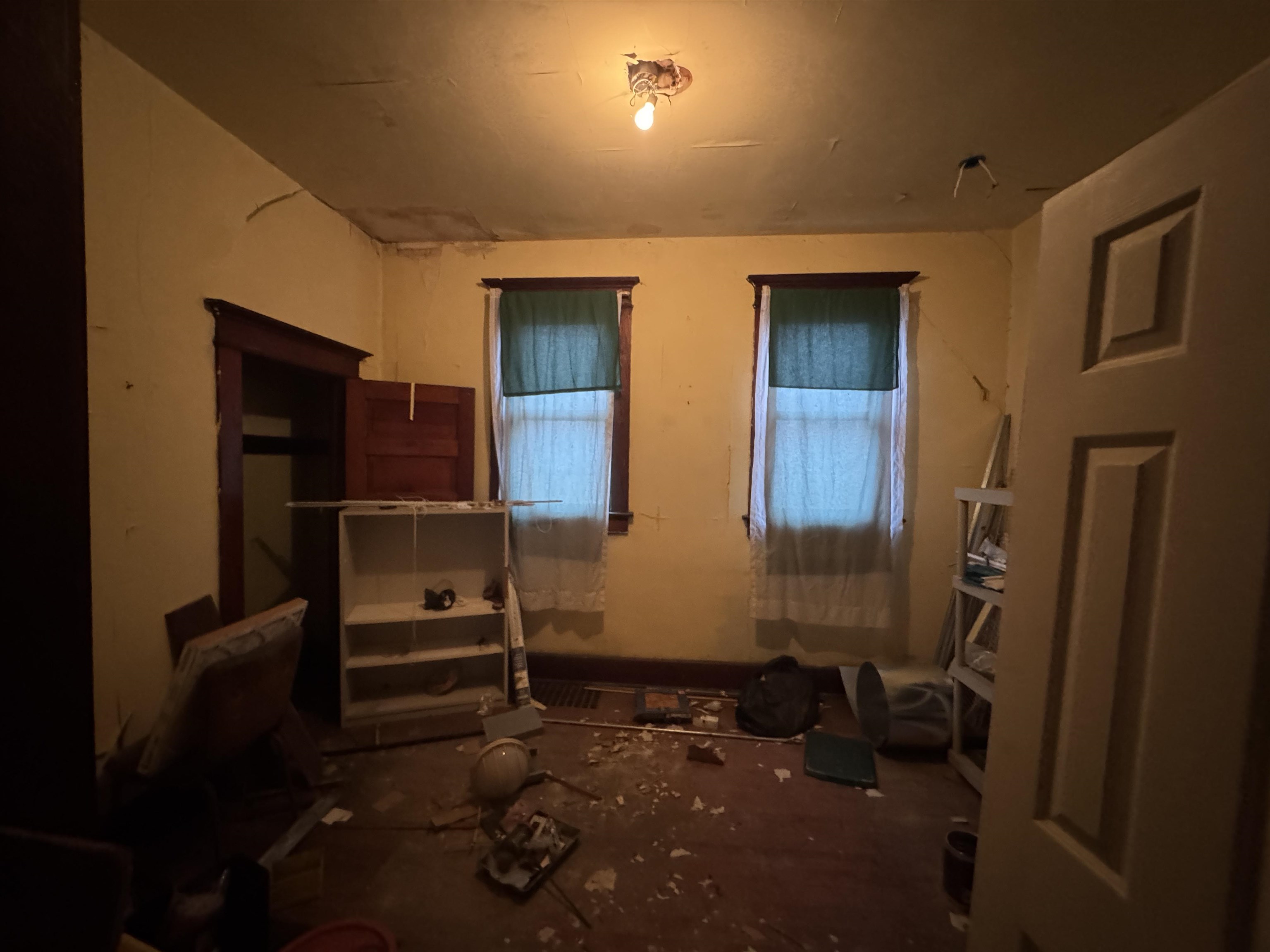 27 Missouri Street, Evansville, Indiana 47710, 3 Bedrooms Bedrooms, ,2 BathroomsBathrooms,Single Family Residence,For Sale,Missouri Street,91559