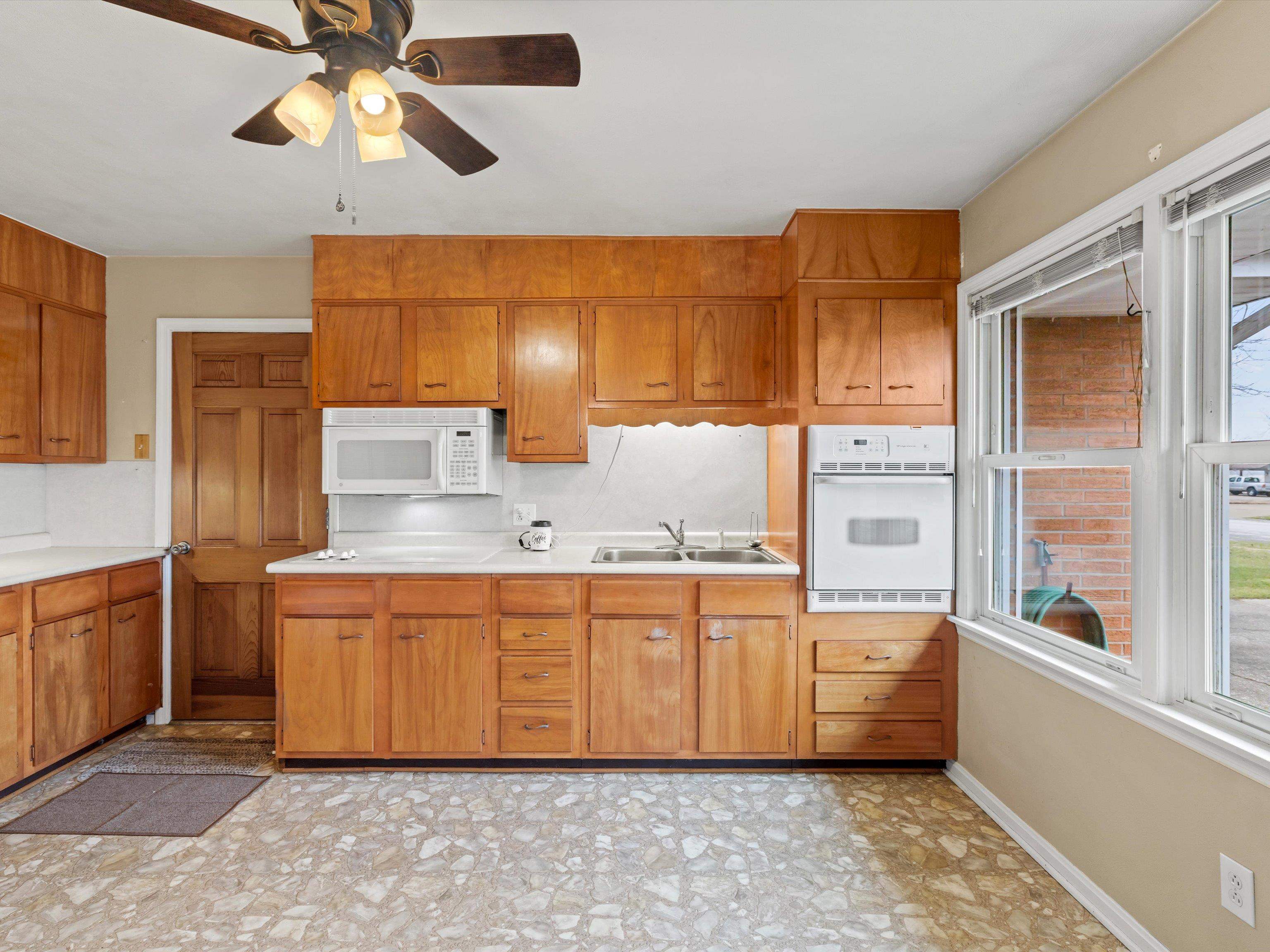 1465 Riverview Drive, Lewisport, Kentucky 42351, 3 Bedrooms Bedrooms, ,2 BathroomsBathrooms,Single Family Residence,For Sale,Riverview Drive,91569