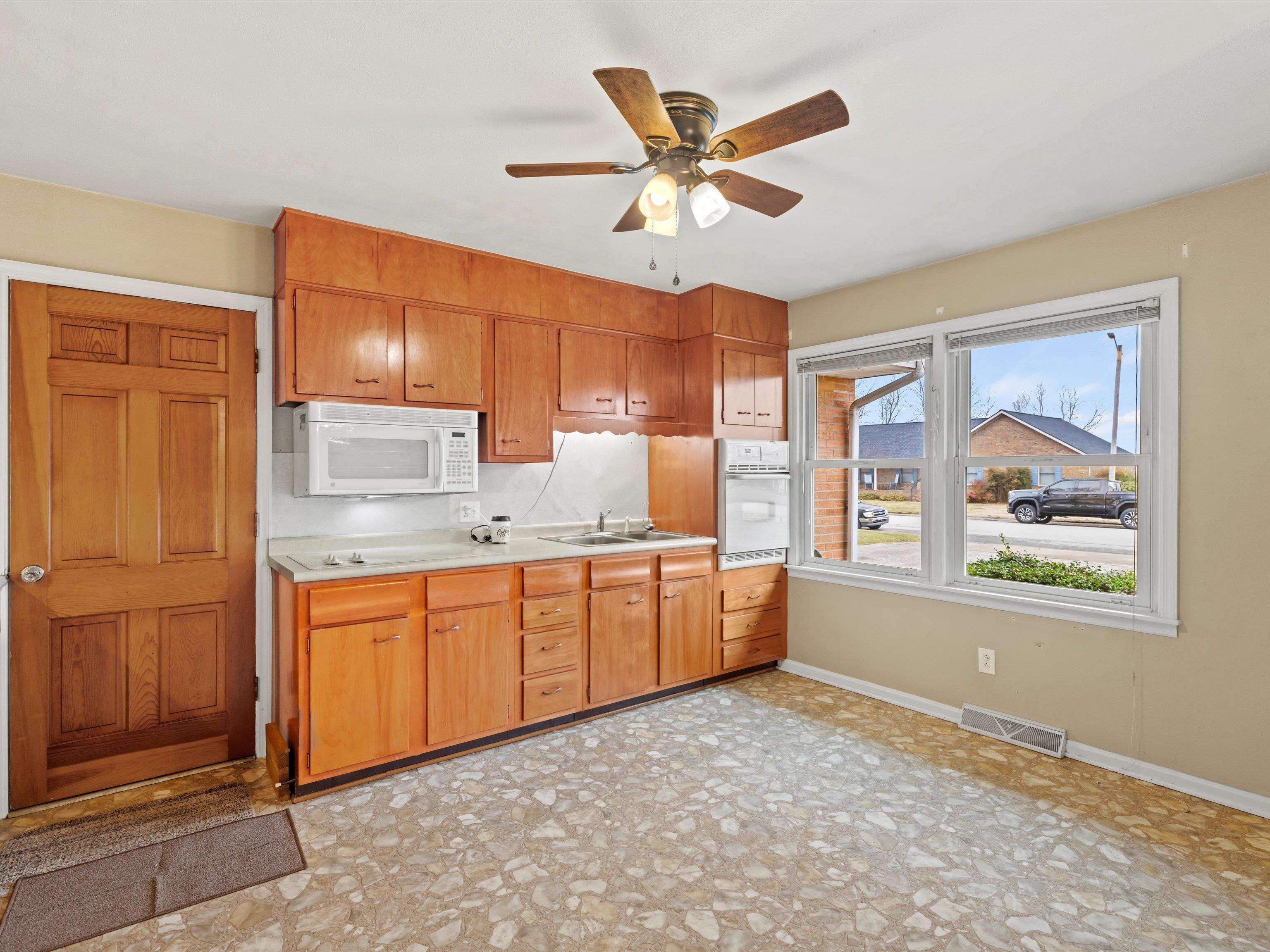 1465 Riverview Drive, Lewisport, Kentucky 42351, 3 Bedrooms Bedrooms, ,2 BathroomsBathrooms,Single Family Residence,For Sale,Riverview Drive,91569