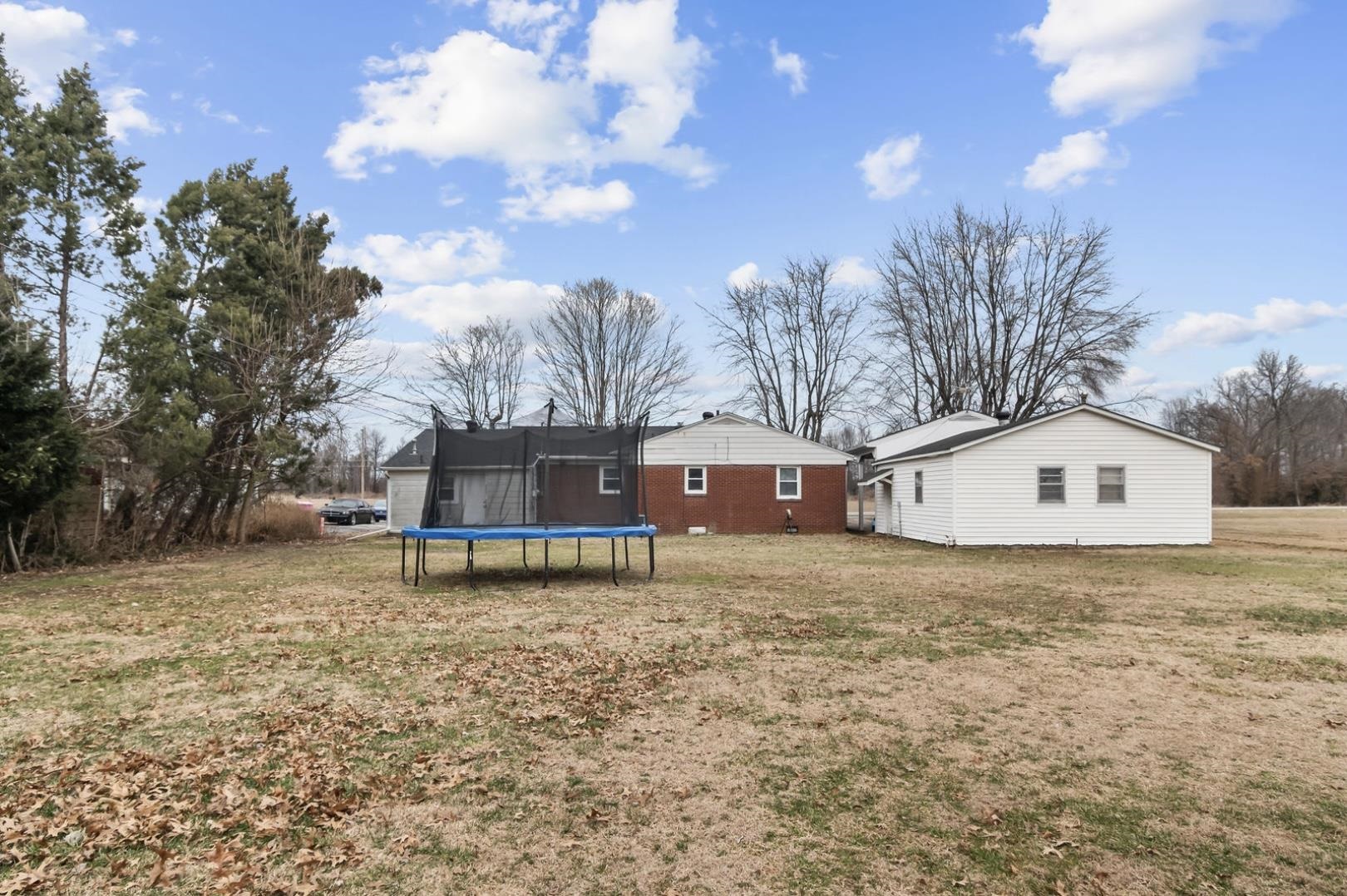 4404 W 5th Street Rd., Owensboro, Kentucky 42301, 3 Bedrooms Bedrooms, ,1 BathroomBathrooms,Single Family Residence,For Sale,W 5th Street Rd.,91577