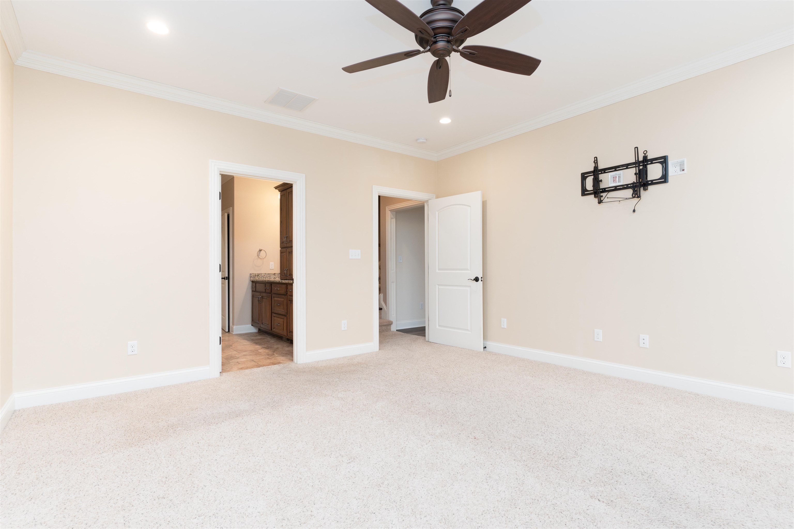 3124 Forest Edge Cove, Owensboro, Kentucky 42303, 5 Bedrooms Bedrooms, ,3 BathroomsBathrooms,Single Family Residence,For Sale,Forest Edge Cove,91579