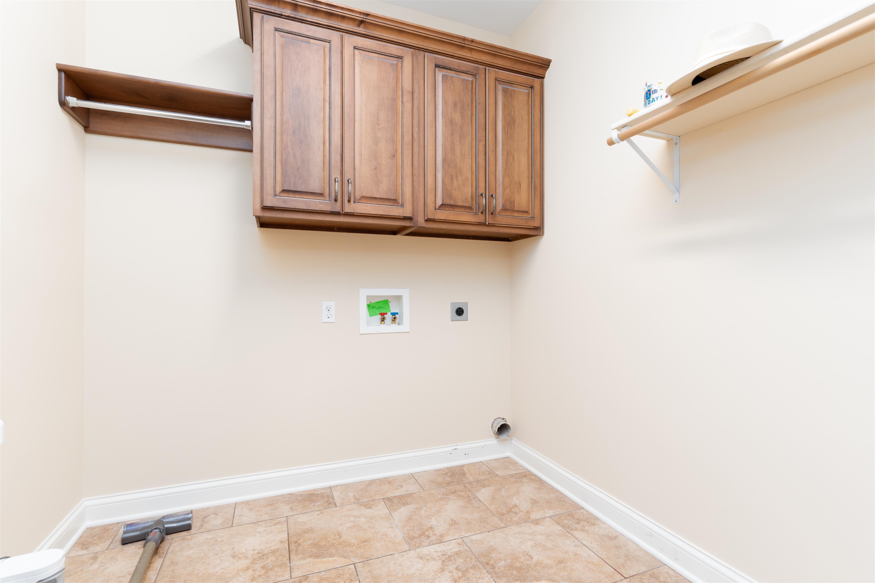 3124 Forest Edge Cove, Owensboro, Kentucky 42303, 5 Bedrooms Bedrooms, ,3 BathroomsBathrooms,Single Family Residence,For Sale,Forest Edge Cove,91579