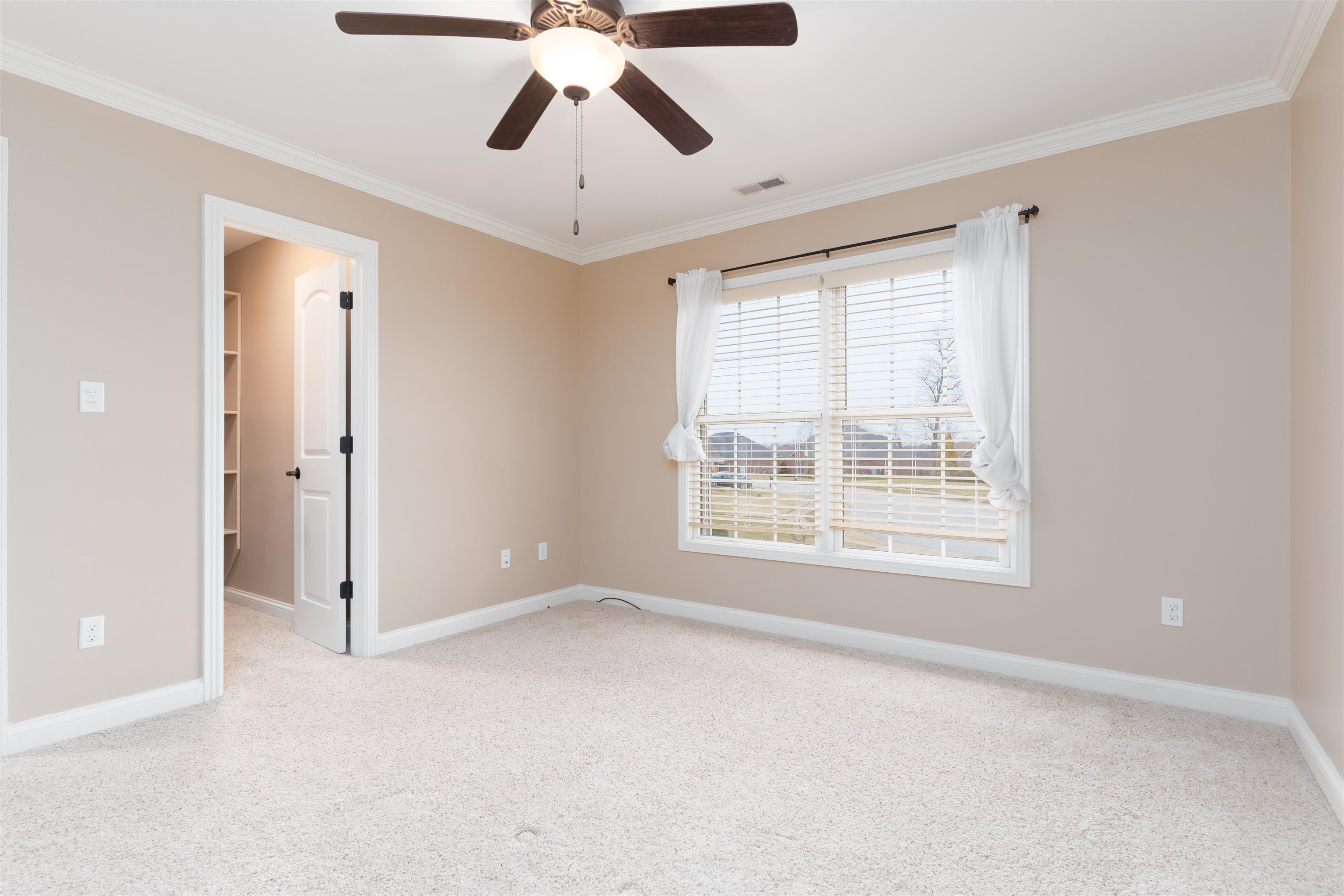 3124 Forest Edge Cove, Owensboro, Kentucky 42303, 5 Bedrooms Bedrooms, ,3 BathroomsBathrooms,Single Family Residence,For Sale,Forest Edge Cove,91579