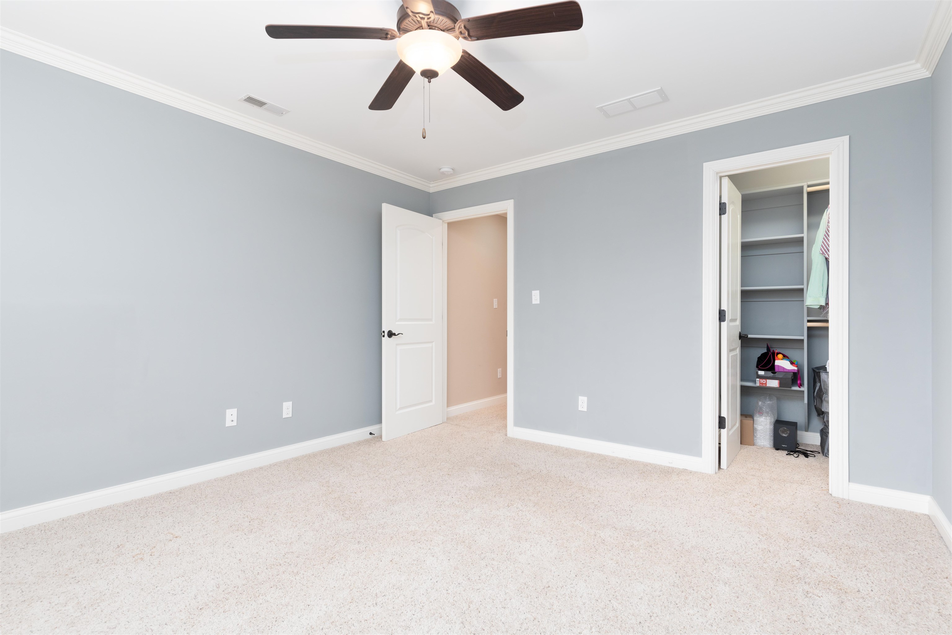 3124 Forest Edge Cove, Owensboro, Kentucky 42303, 5 Bedrooms Bedrooms, ,3 BathroomsBathrooms,Single Family Residence,For Sale,Forest Edge Cove,91579