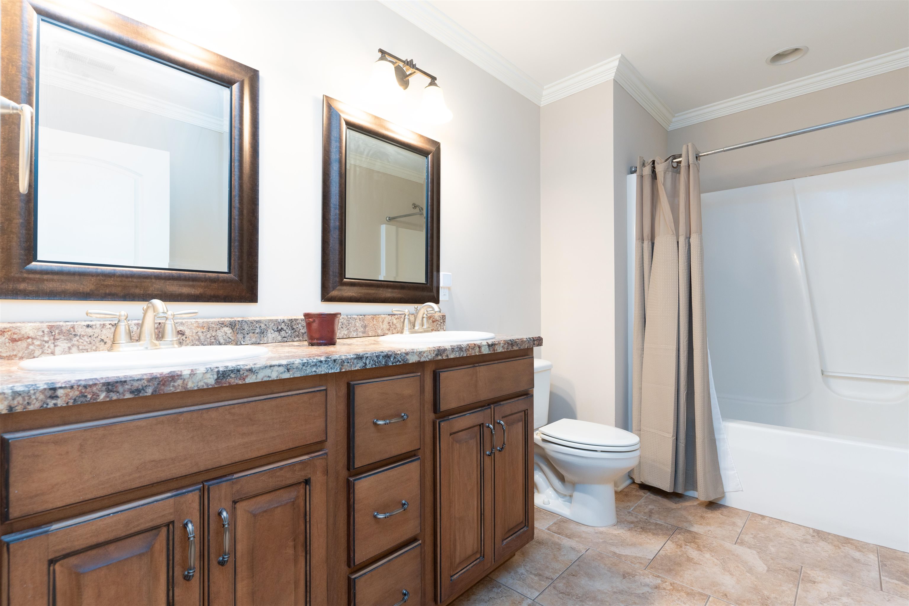 3124 Forest Edge Cove, Owensboro, Kentucky 42303, 5 Bedrooms Bedrooms, ,3 BathroomsBathrooms,Single Family Residence,For Sale,Forest Edge Cove,91579