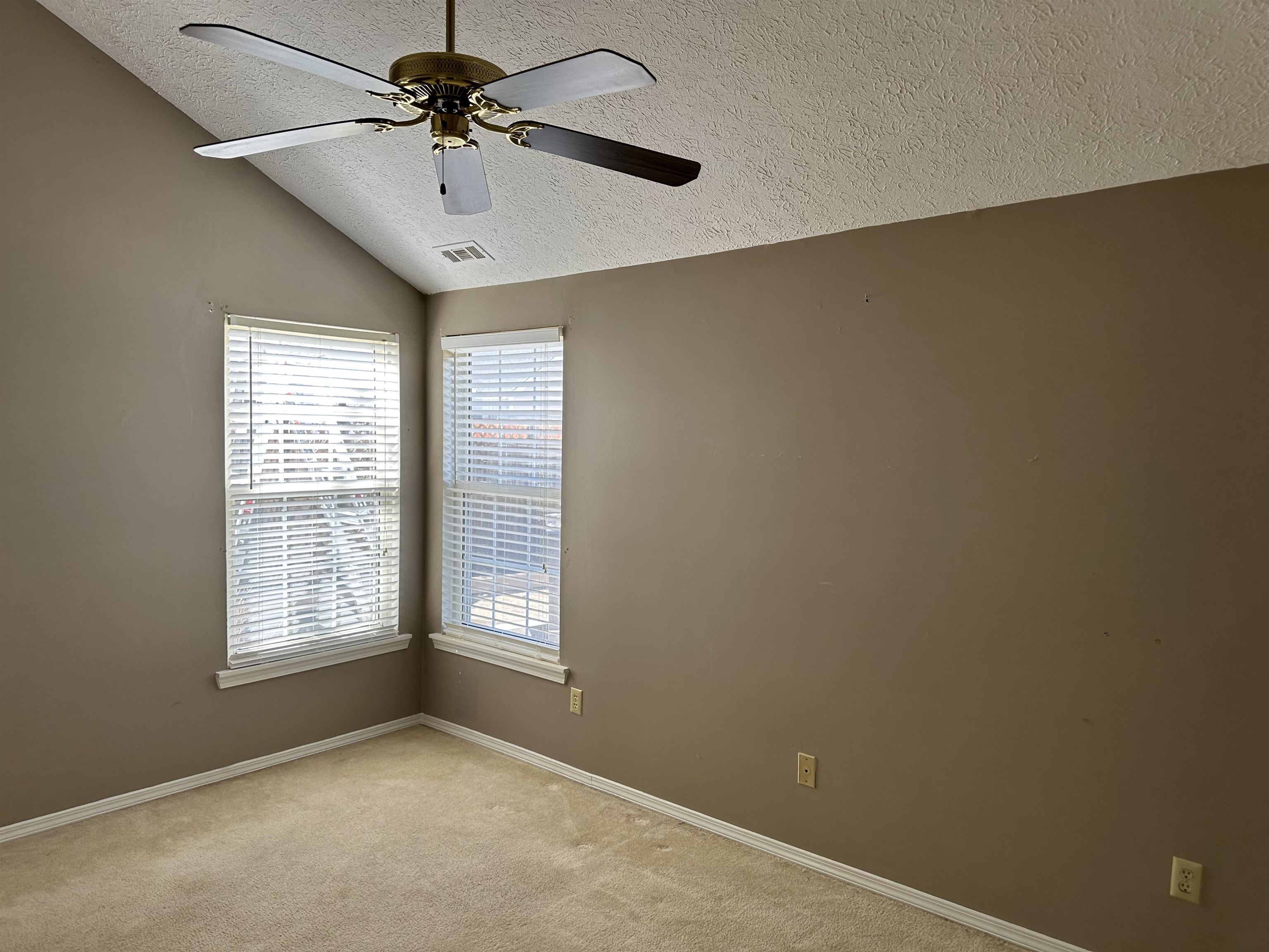 2423 Elder Drive, Owensboro, Kentucky 42301, 2 Bedrooms Bedrooms, ,1 BathroomBathrooms,Townhouse,For Sale,Elder Drive,91600