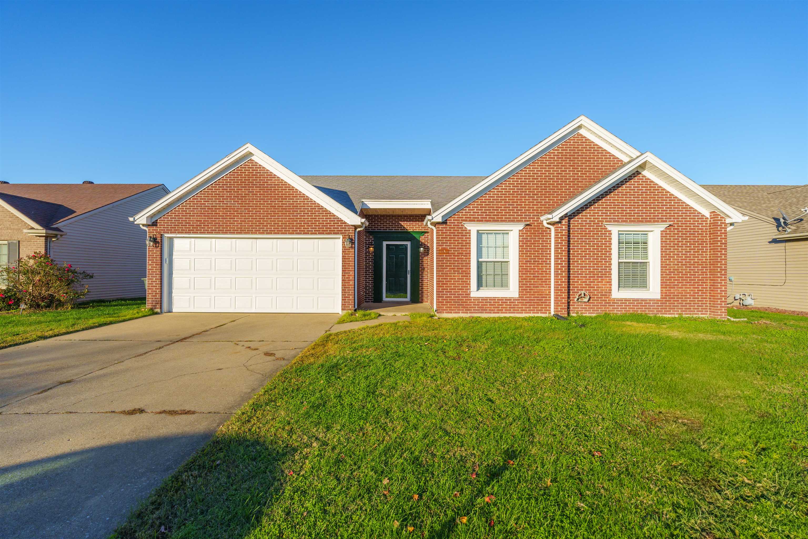 2431 Cascade Pointe, Owensboro, Kentucky 42301, 3 Bedrooms Bedrooms, ,2 BathroomsBathrooms,Single Family Residence,For Sale,Cascade Pointe,91611