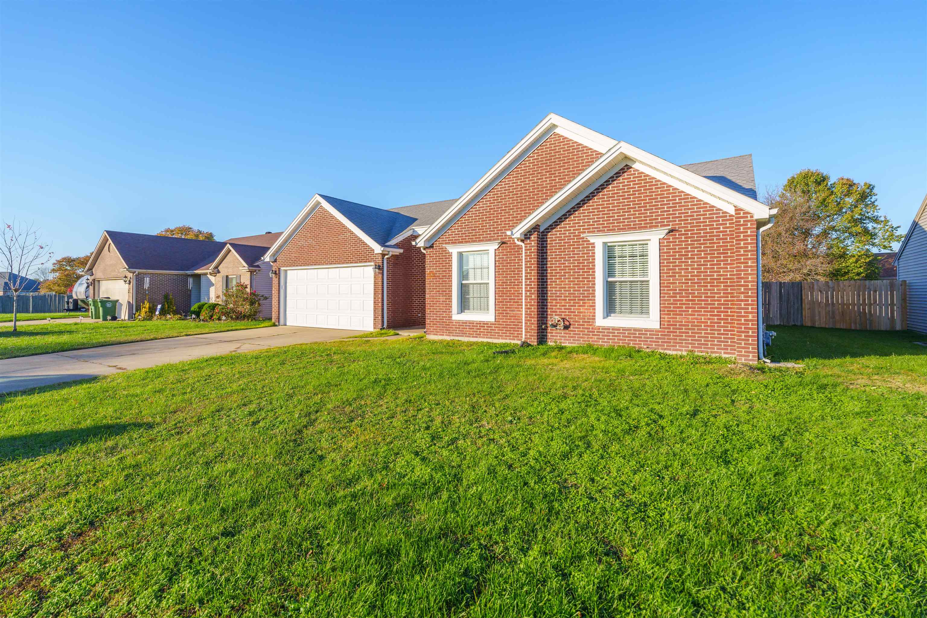 2431 Cascade Pointe, Owensboro, Kentucky 42301, 3 Bedrooms Bedrooms, ,2 BathroomsBathrooms,Single Family Residence,For Sale,Cascade Pointe,91611