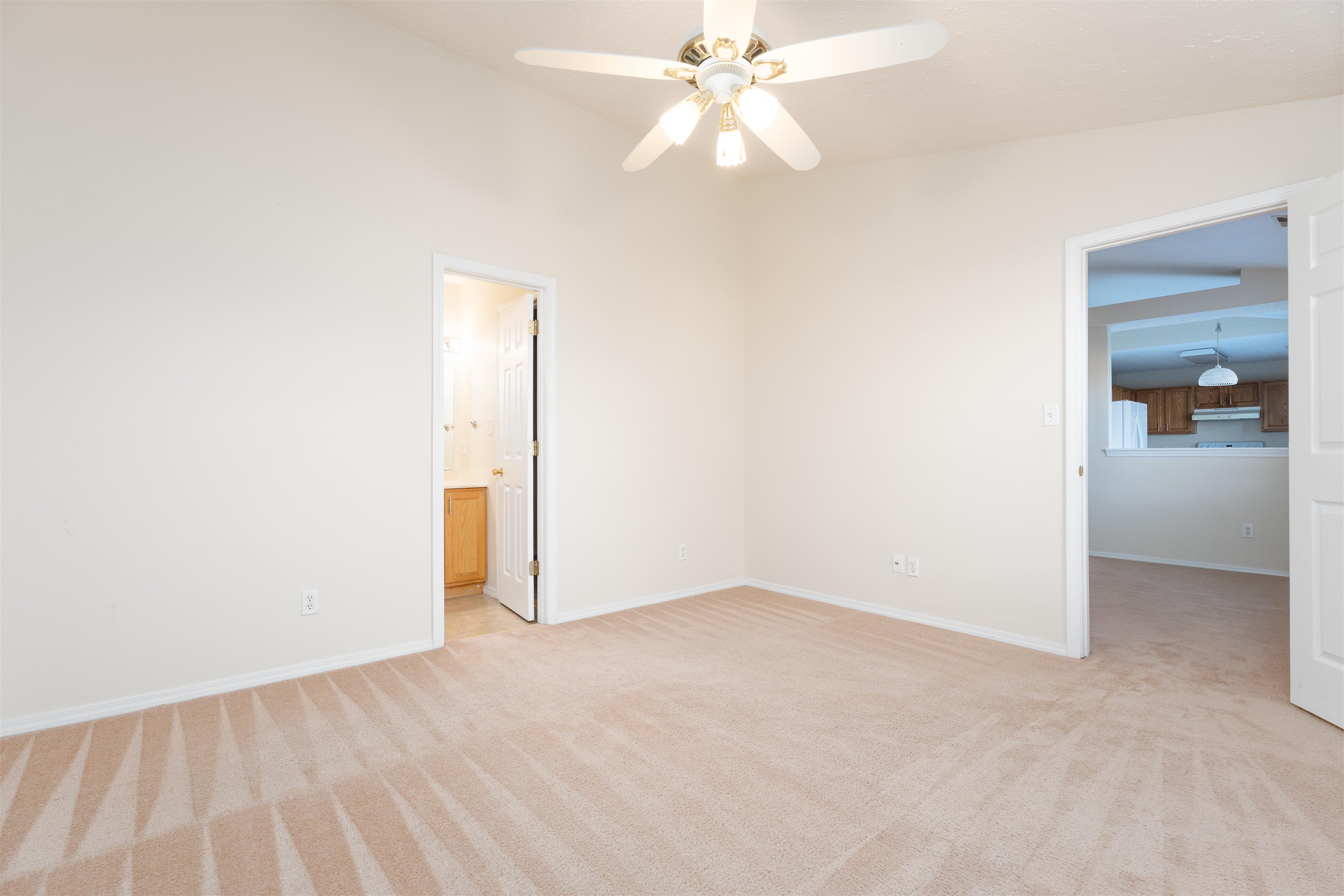 2431 Cascade Pointe, Owensboro, Kentucky 42301, 3 Bedrooms Bedrooms, ,2 BathroomsBathrooms,Single Family Residence,For Sale,Cascade Pointe,91611