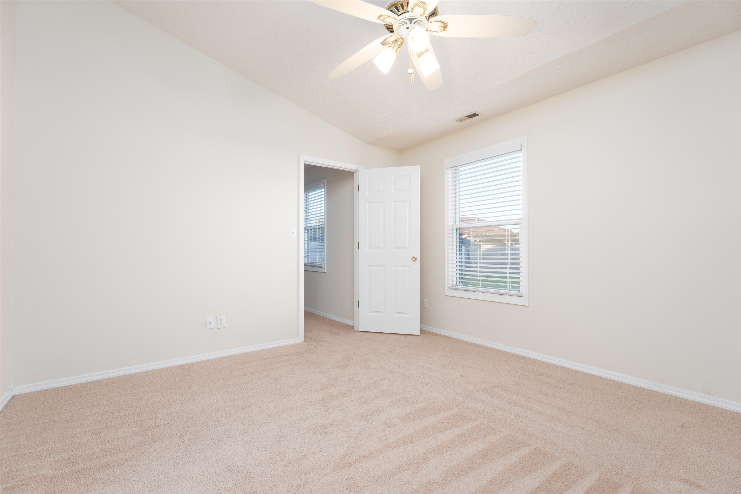 2431 Cascade Pointe, Owensboro, Kentucky 42301, 3 Bedrooms Bedrooms, ,2 BathroomsBathrooms,Single Family Residence,For Sale,Cascade Pointe,91611