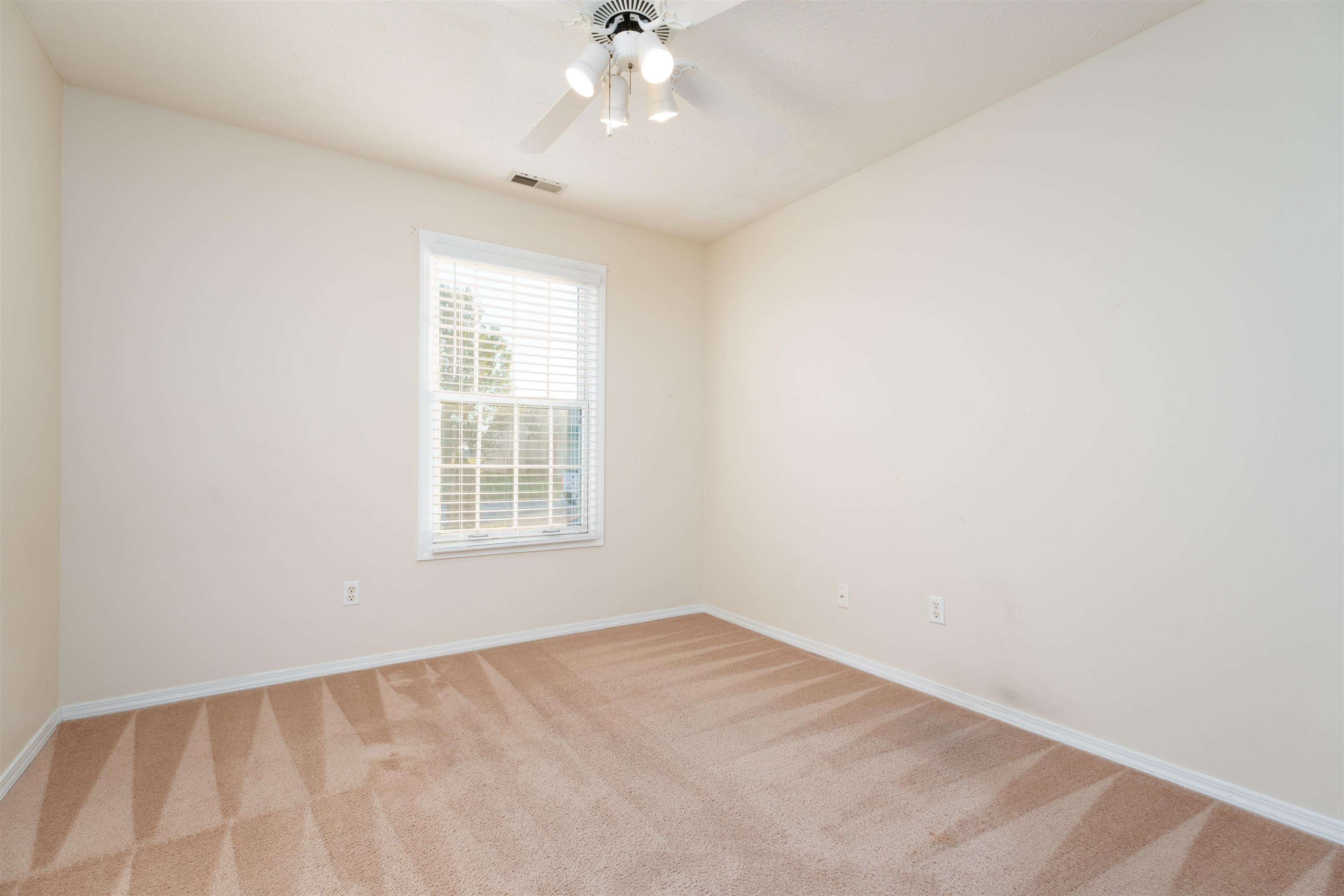 2431 Cascade Pointe, Owensboro, Kentucky 42301, 3 Bedrooms Bedrooms, ,2 BathroomsBathrooms,Single Family Residence,For Sale,Cascade Pointe,91611