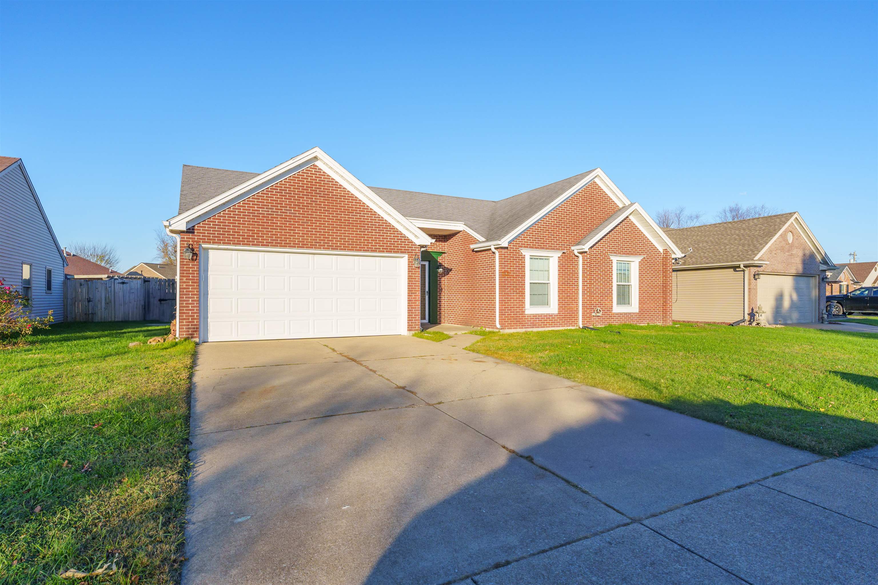 2431 Cascade Pointe, Owensboro, Kentucky 42301, 3 Bedrooms Bedrooms, ,2 BathroomsBathrooms,Single Family Residence,For Sale,Cascade Pointe,91611