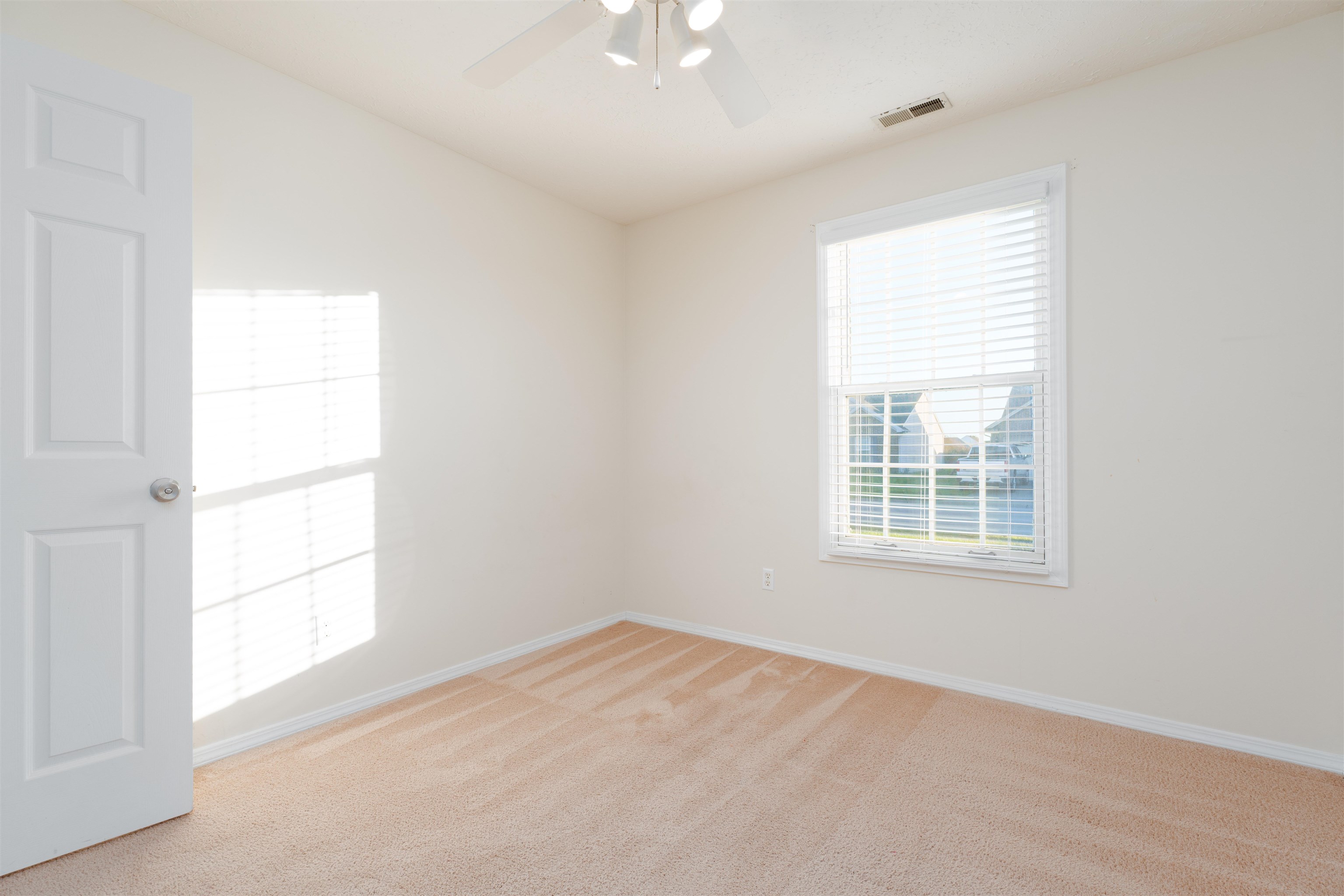 2431 Cascade Pointe, Owensboro, Kentucky 42301, 3 Bedrooms Bedrooms, ,2 BathroomsBathrooms,Single Family Residence,For Sale,Cascade Pointe,91611