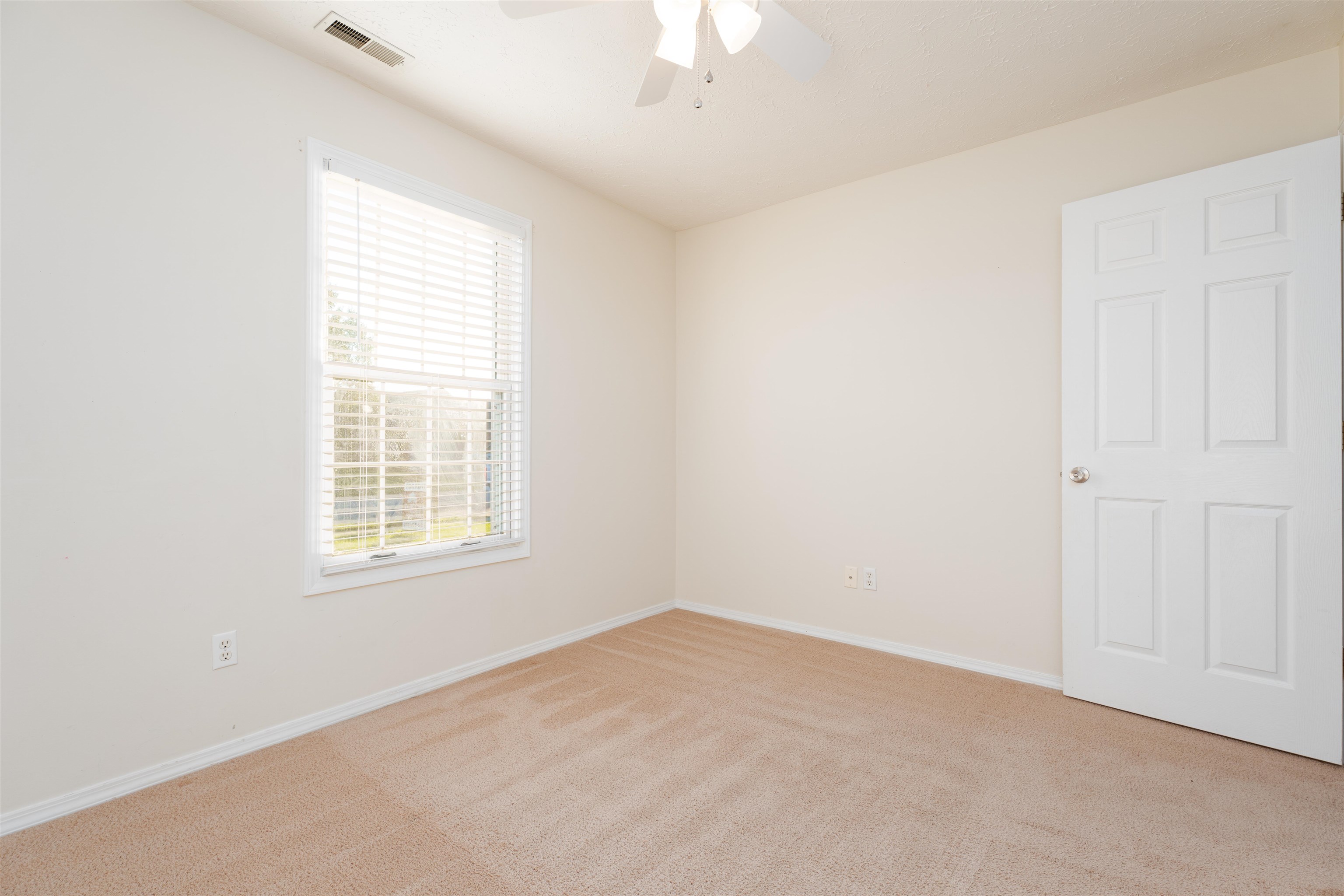2431 Cascade Pointe, Owensboro, Kentucky 42301, 3 Bedrooms Bedrooms, ,2 BathroomsBathrooms,Single Family Residence,For Sale,Cascade Pointe,91611