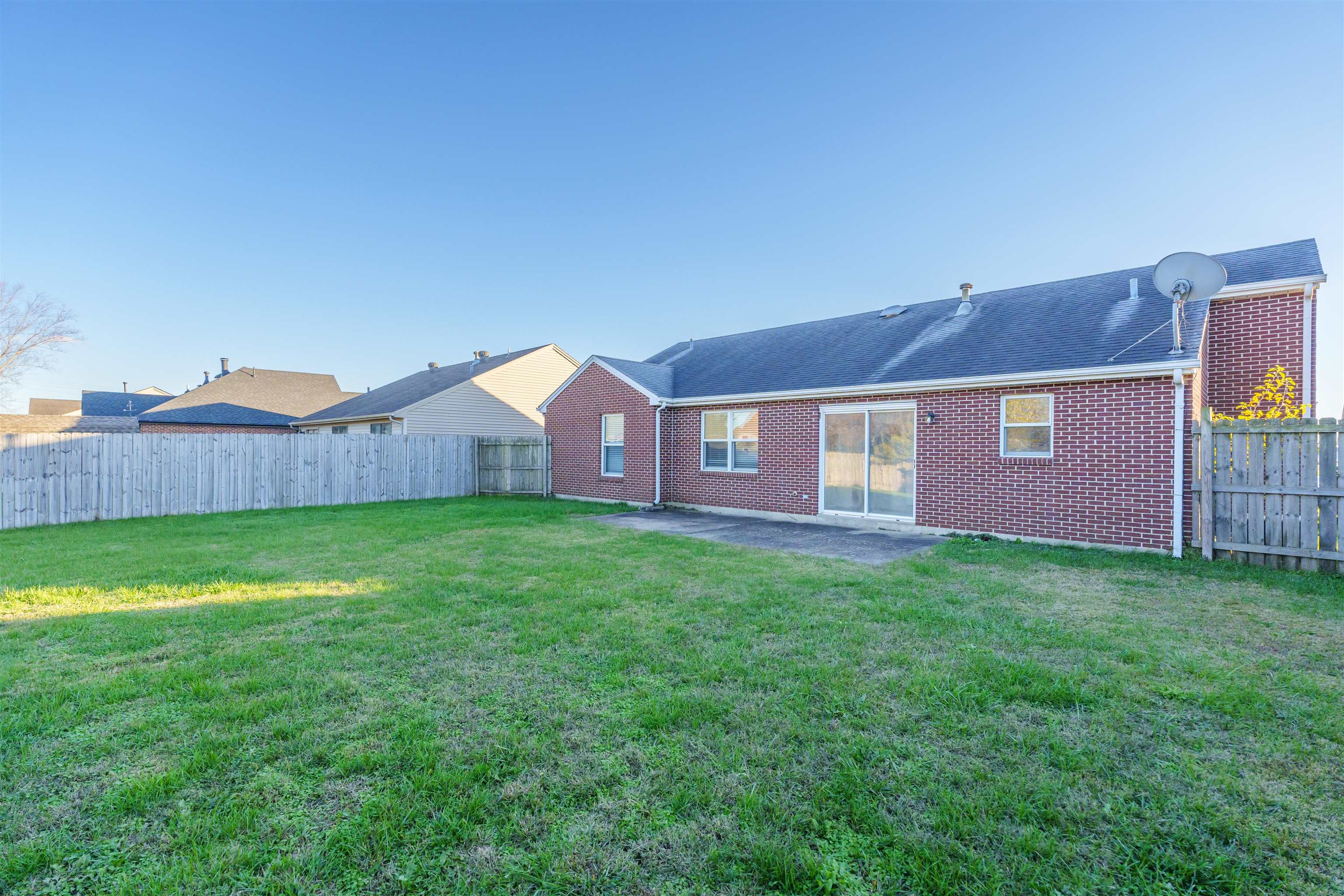 2431 Cascade Pointe, Owensboro, Kentucky 42301, 3 Bedrooms Bedrooms, ,2 BathroomsBathrooms,Single Family Residence,For Sale,Cascade Pointe,91611