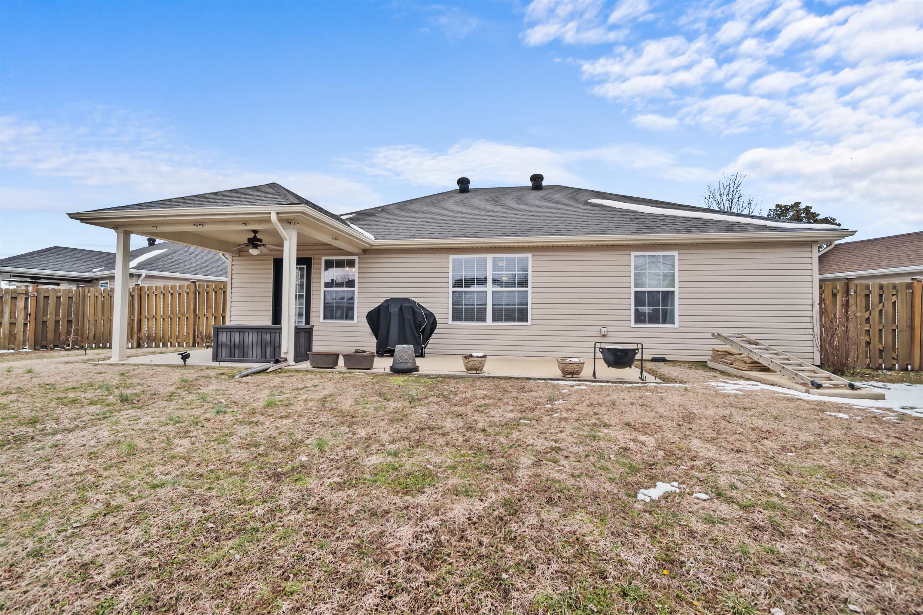 2418 Trails Run Pointe, Owensboro, Kentucky 42303, 3 Bedrooms Bedrooms, ,2 BathroomsBathrooms,Single Family Residence,For Sale,Trails Run Pointe,91615