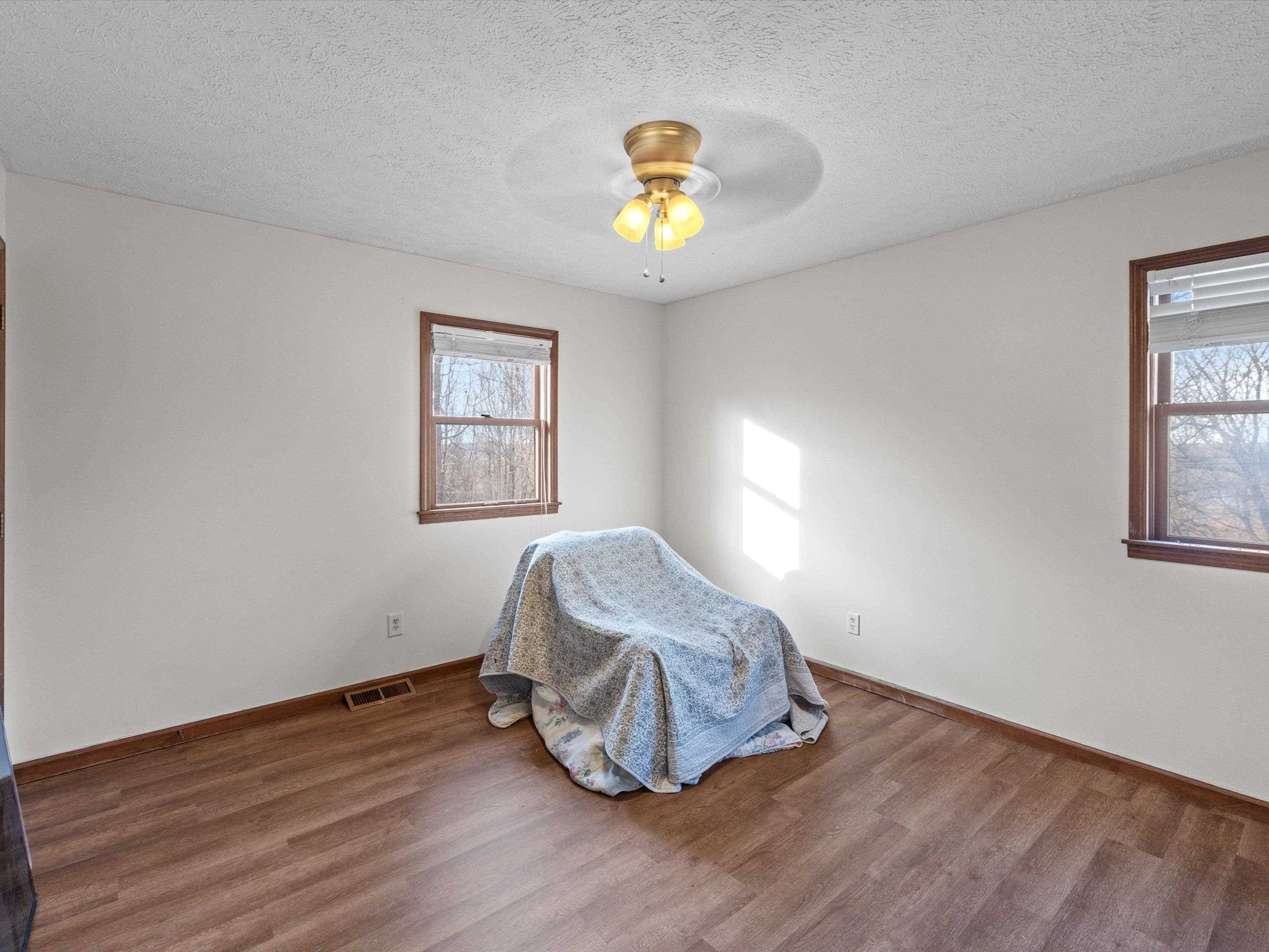 869 State Route 1835, Slaughters, Kentucky 42456, 4 Bedrooms Bedrooms, ,3 BathroomsBathrooms,Single Family Residence,For Sale,State Route 1835,91625