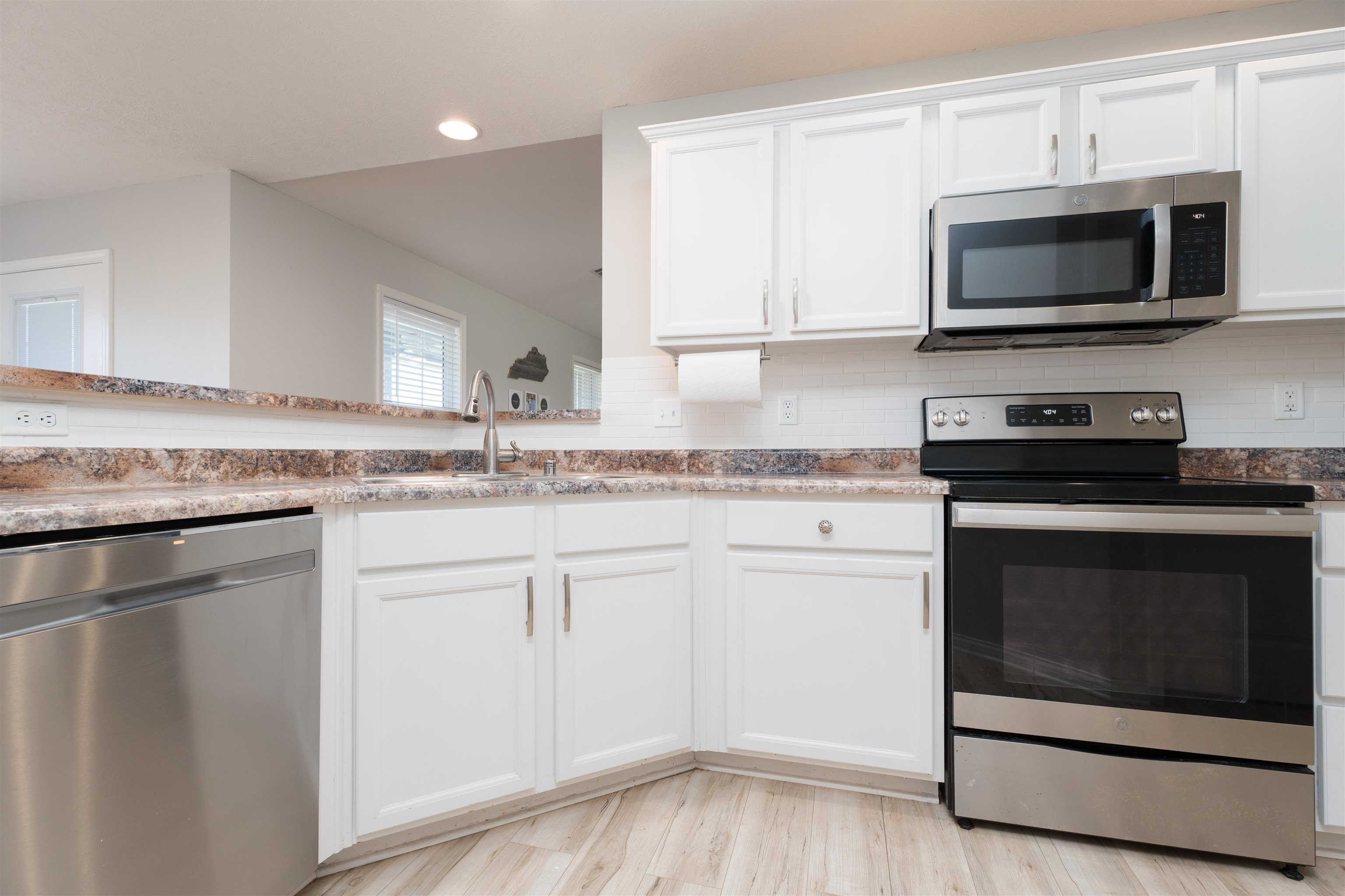 422 Camden Cir, Owensboro, Kentucky 42301, 3 Bedrooms Bedrooms, ,2 BathroomsBathrooms,Single Family Residence,For Sale,Camden Cir,91628