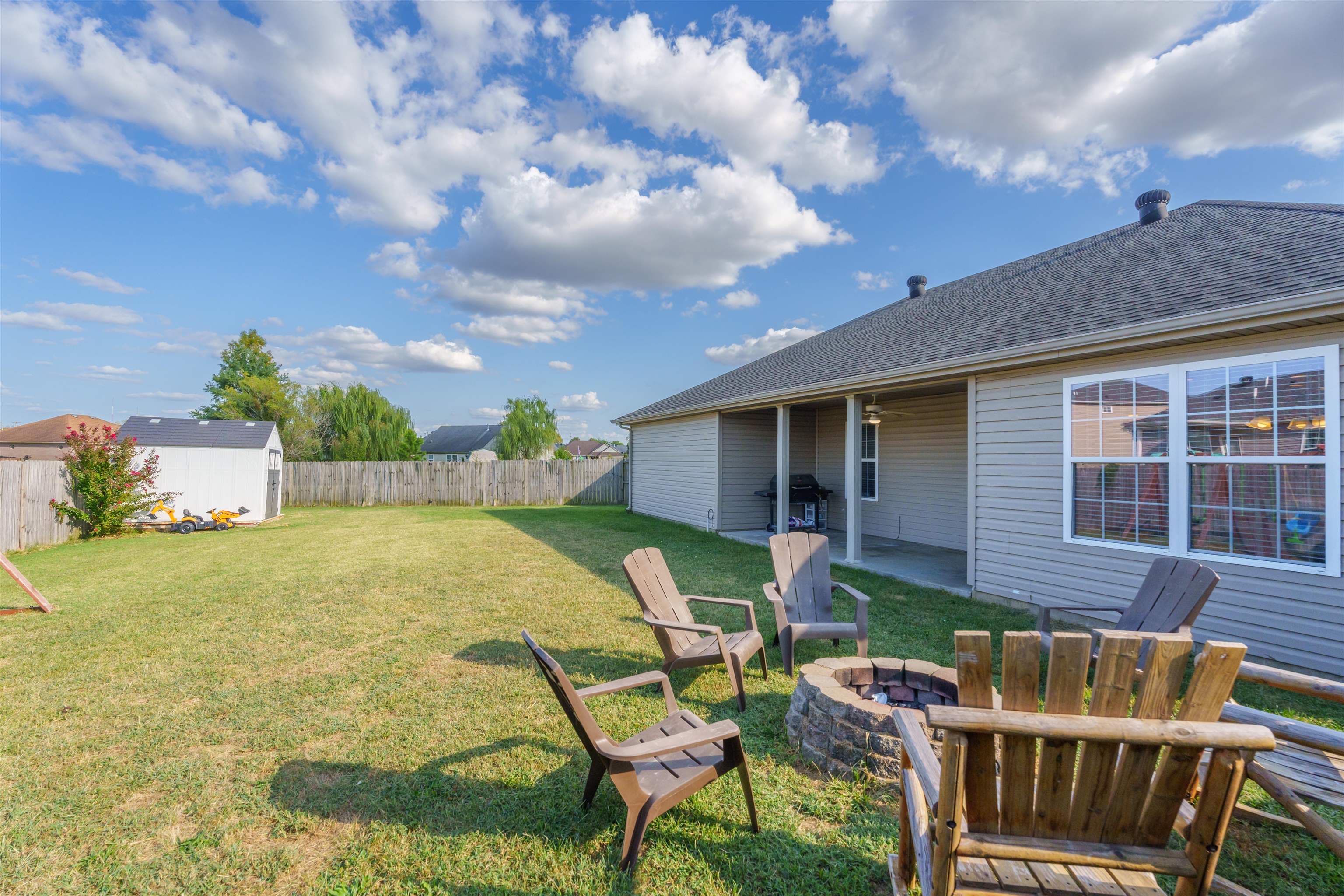 422 Camden Cir, Owensboro, Kentucky 42301, 3 Bedrooms Bedrooms, ,2 BathroomsBathrooms,Single Family Residence,For Sale,Camden Cir,91628