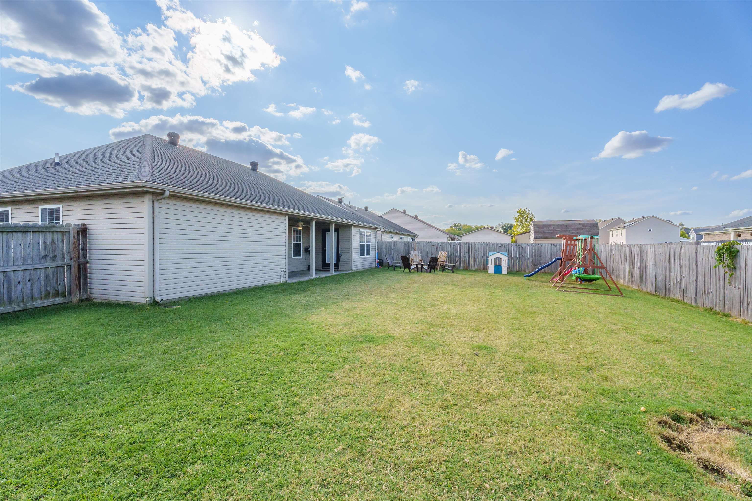 422 Camden Cir, Owensboro, Kentucky 42301, 3 Bedrooms Bedrooms, ,2 BathroomsBathrooms,Single Family Residence,For Sale,Camden Cir,91628