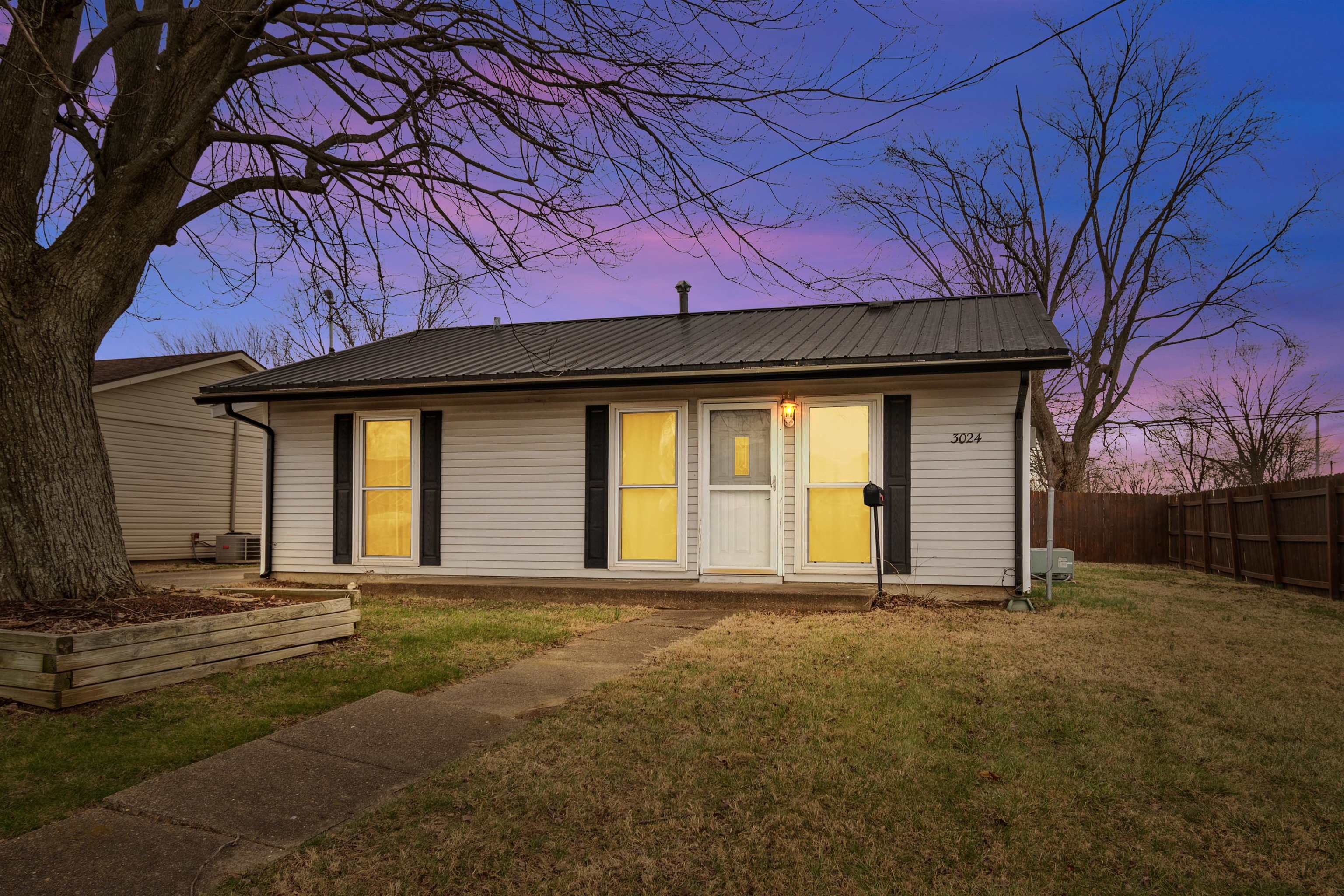 3024 Ridgewood St, Owensboro, Kentucky 42301, 3 Bedrooms Bedrooms, ,1 BathroomBathrooms,Single Family Residence,For Sale,Ridgewood St,91638