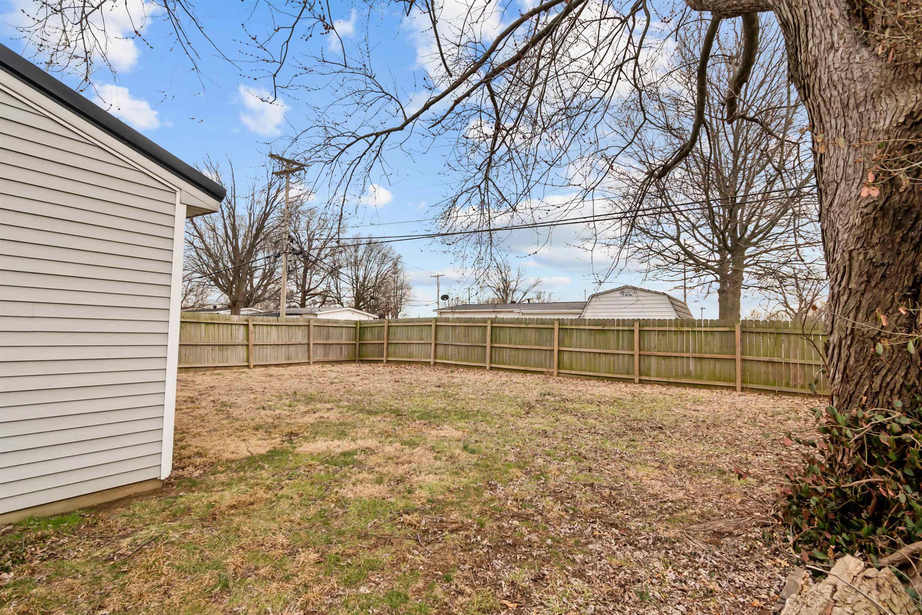 3024 Ridgewood St, Owensboro, Kentucky 42301, 3 Bedrooms Bedrooms, ,1 BathroomBathrooms,Single Family Residence,For Sale,Ridgewood St,91638