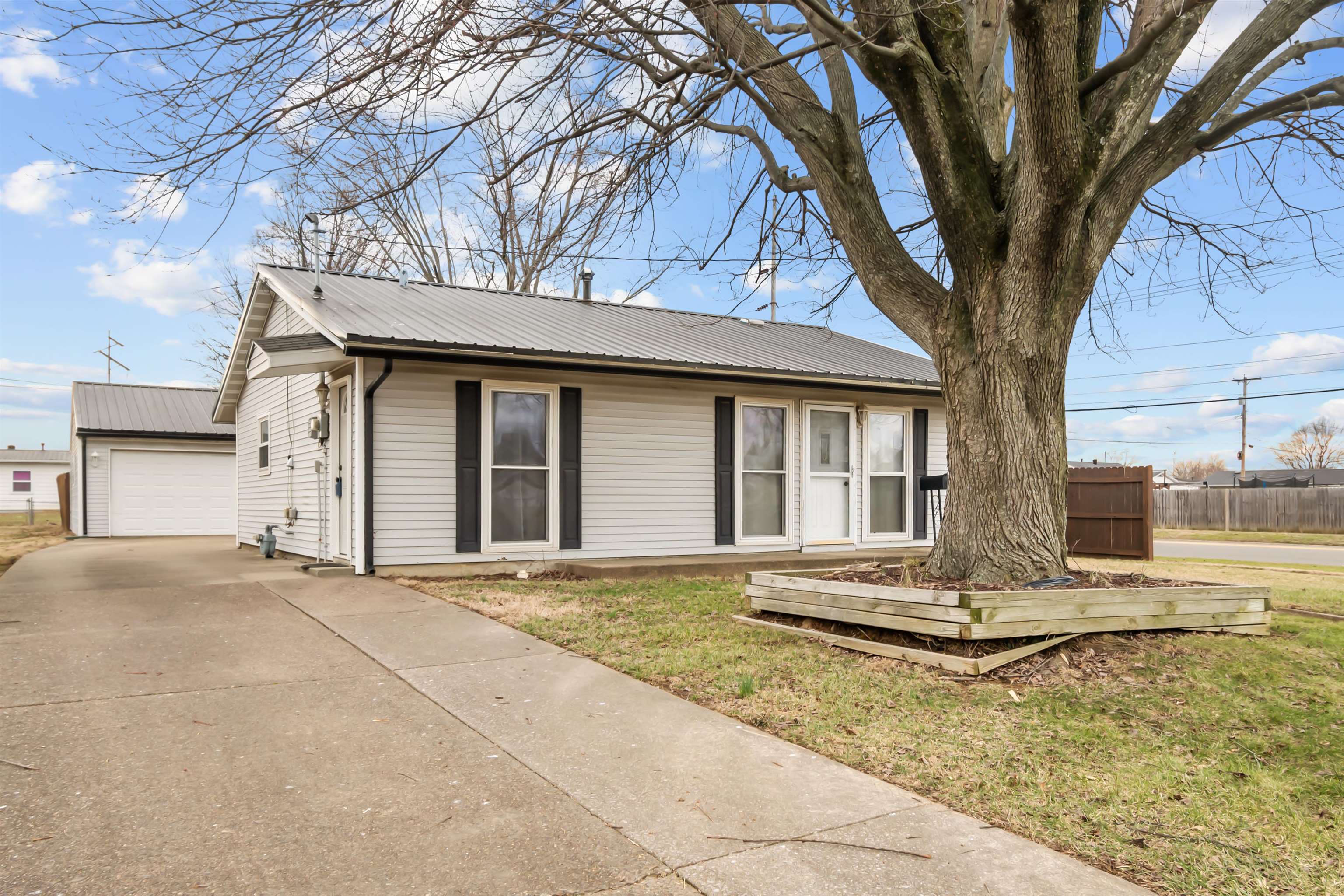3024 Ridgewood St, Owensboro, Kentucky 42301, 3 Bedrooms Bedrooms, ,1 BathroomBathrooms,Single Family Residence,For Sale,Ridgewood St,91638