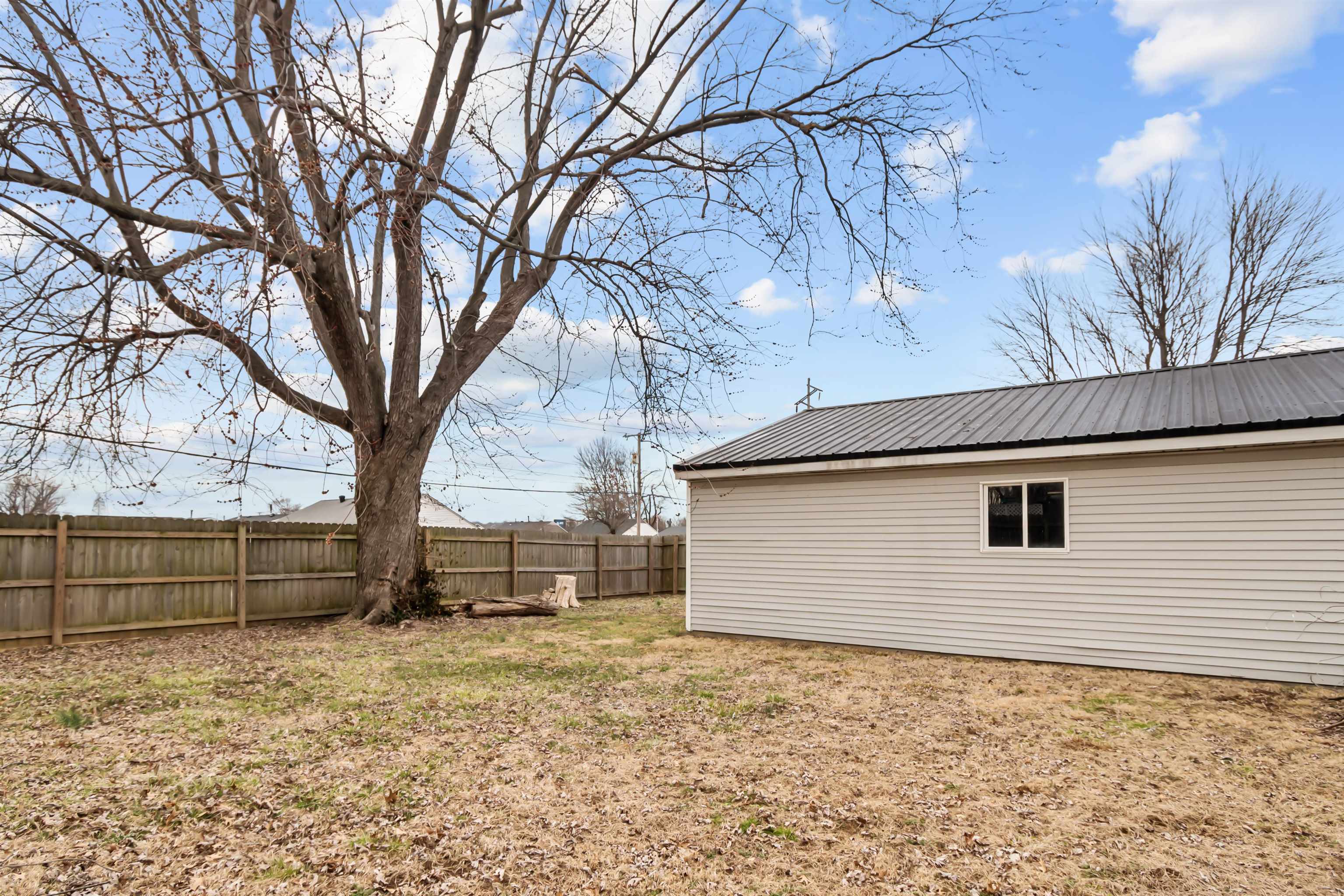 3024 Ridgewood St, Owensboro, Kentucky 42301, 3 Bedrooms Bedrooms, ,1 BathroomBathrooms,Single Family Residence,For Sale,Ridgewood St,91638