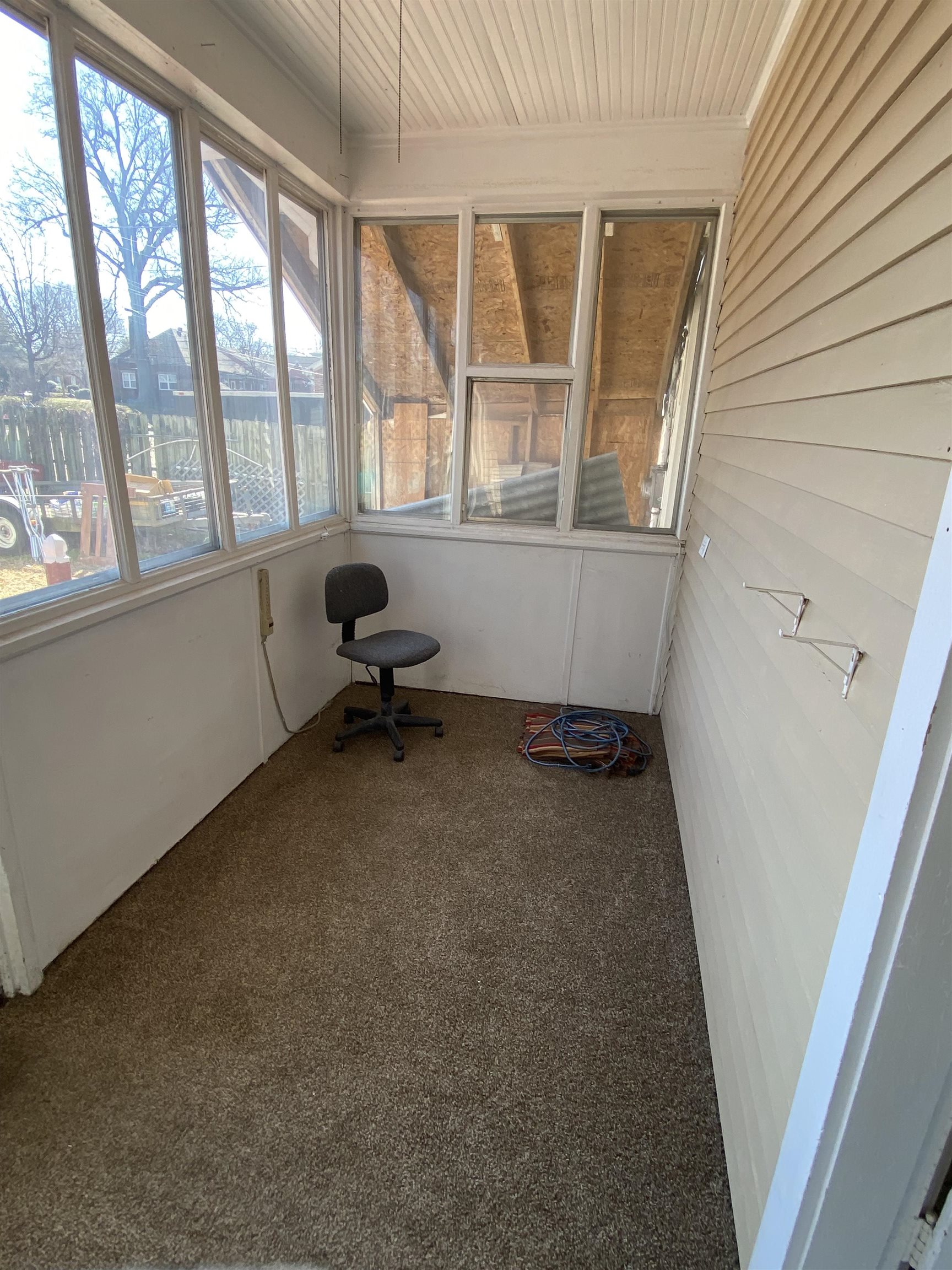 1221 Walnut St, Owensboro, Kentucky 42301, 2 Bedrooms Bedrooms, ,1 BathroomBathrooms,Single Family Residence,For Sale,Walnut St,91639