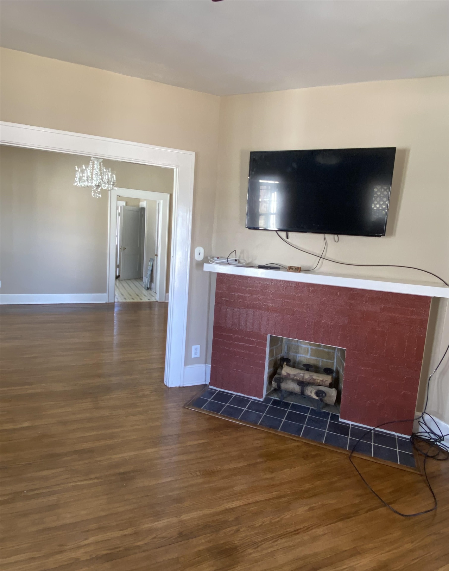 1221 Walnut St, Owensboro, Kentucky 42301, 2 Bedrooms Bedrooms, ,1 BathroomBathrooms,Single Family Residence,For Sale,Walnut St,91639