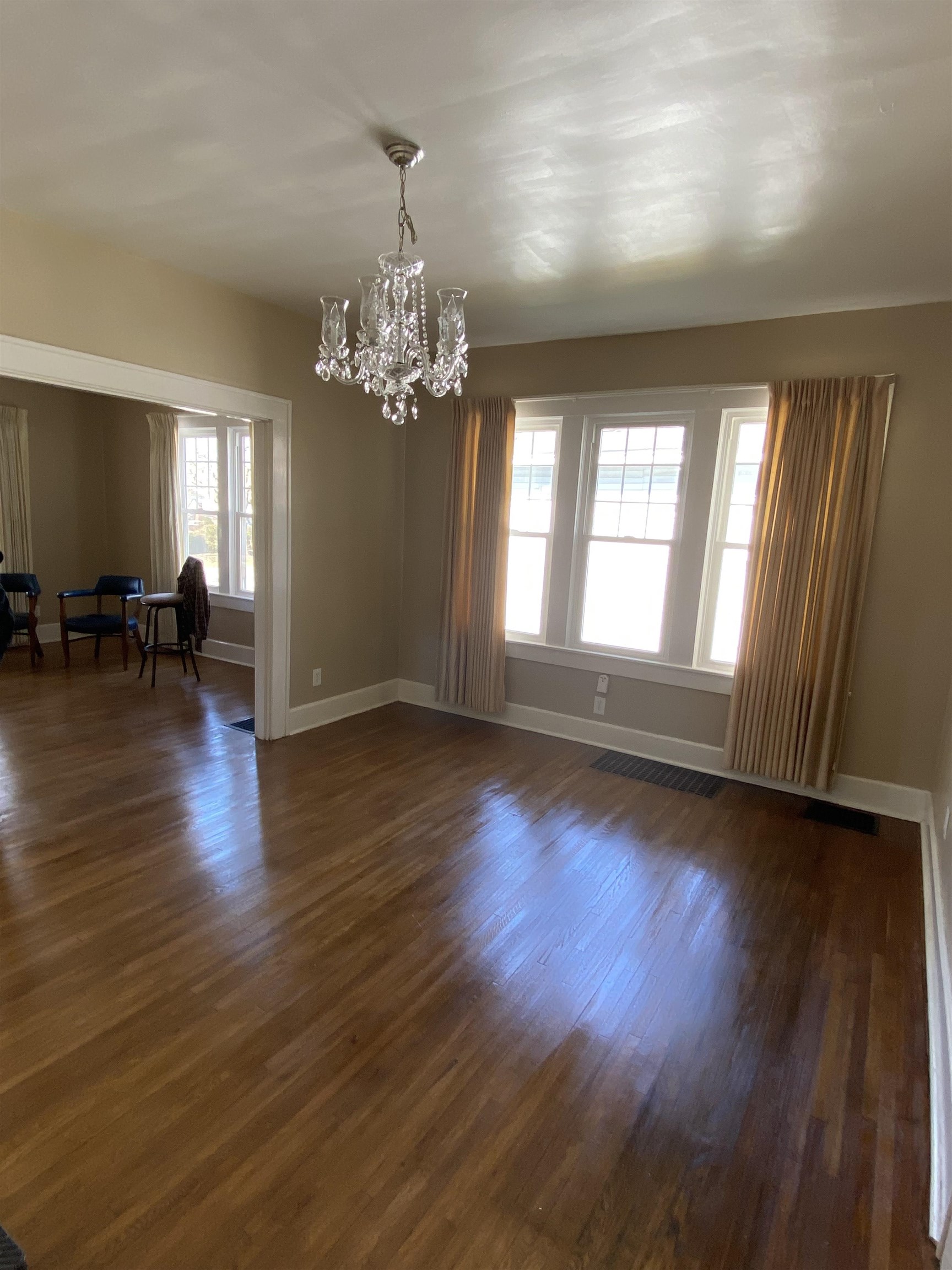 1221 Walnut St, Owensboro, Kentucky 42301, 2 Bedrooms Bedrooms, ,1 BathroomBathrooms,Single Family Residence,For Sale,Walnut St,91639